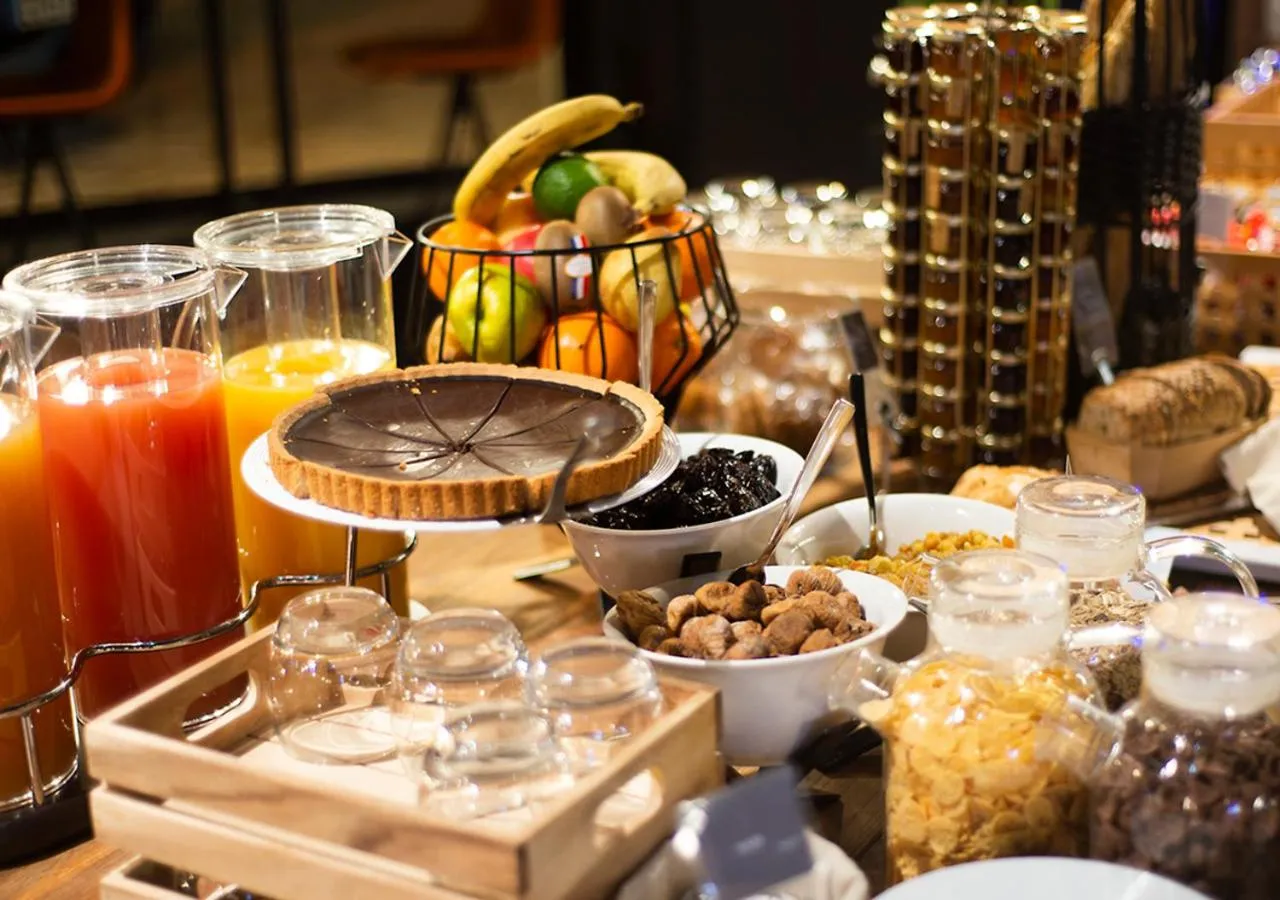 Food and drinks in Kyriad Prestige Hotel Clermont-Ferrand