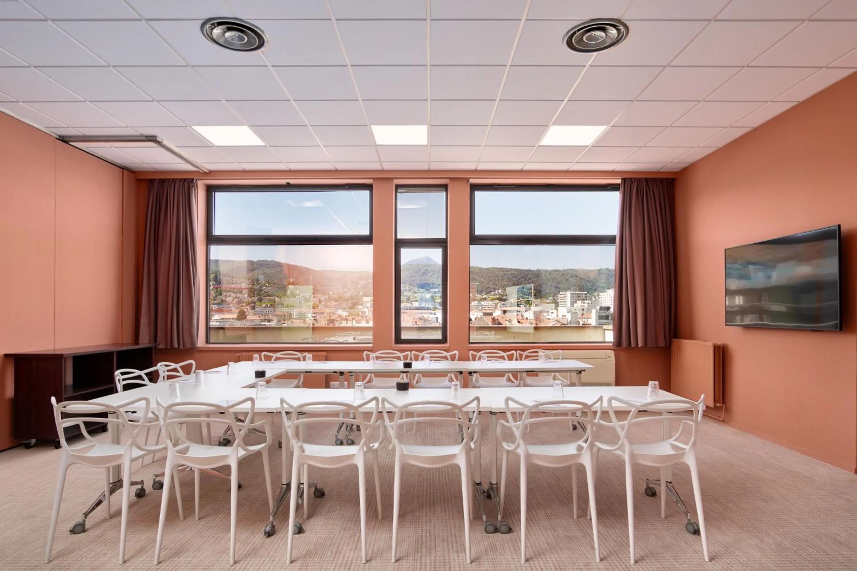Meeting/conference room in Radisson Hotel Clermont-Ferrand