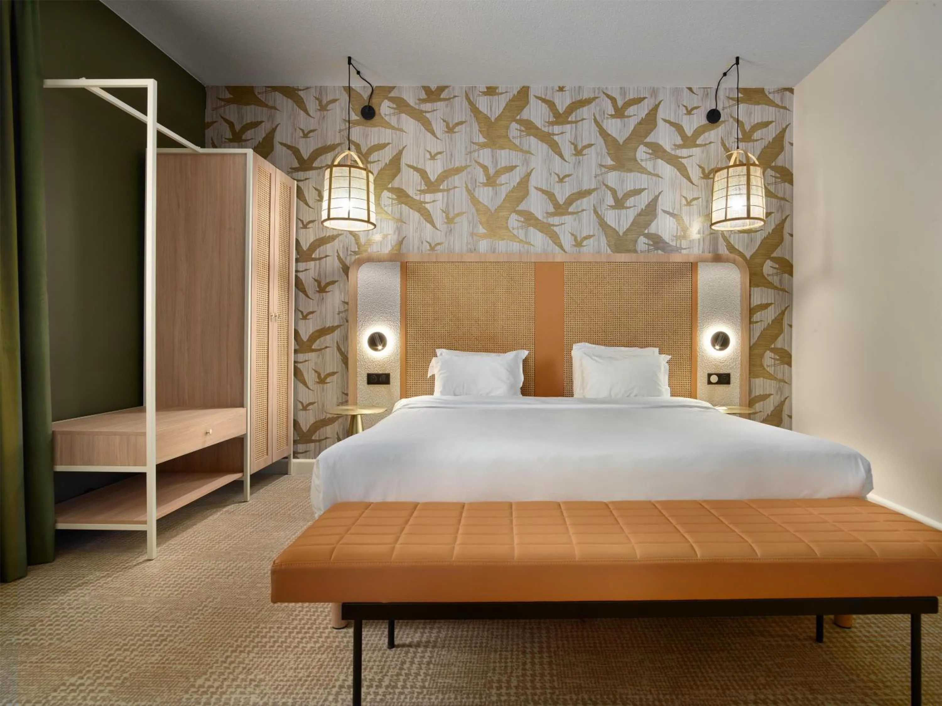 Photo of the whole room, Bed in Radisson Hotel Clermont-Ferrand