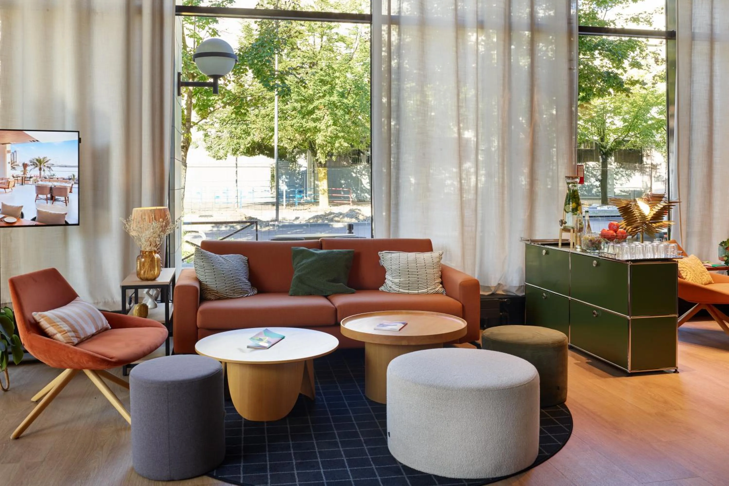 Living room in Radisson Hotel Clermont-Ferrand