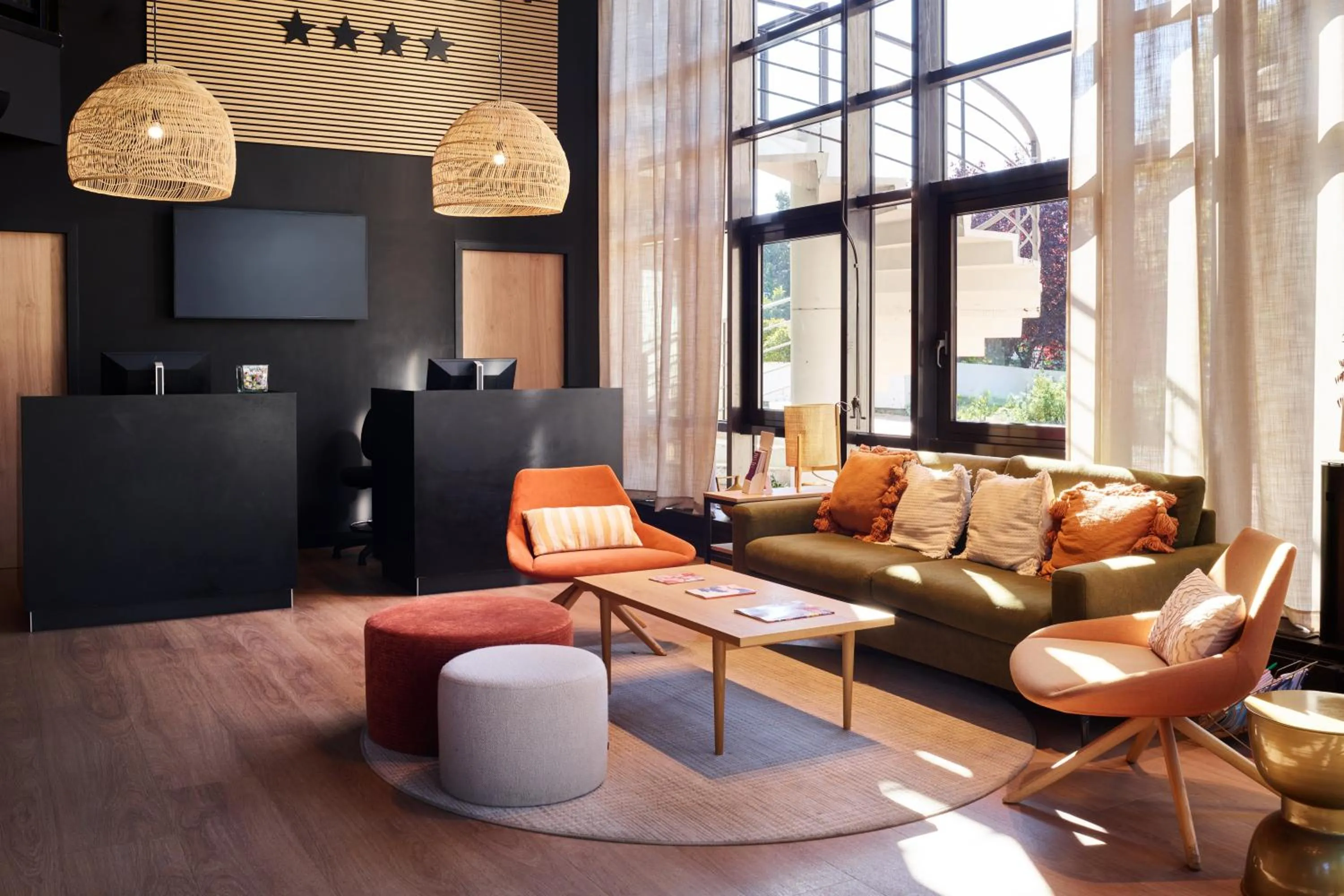 Lobby or reception in Radisson Hotel Clermont-Ferrand