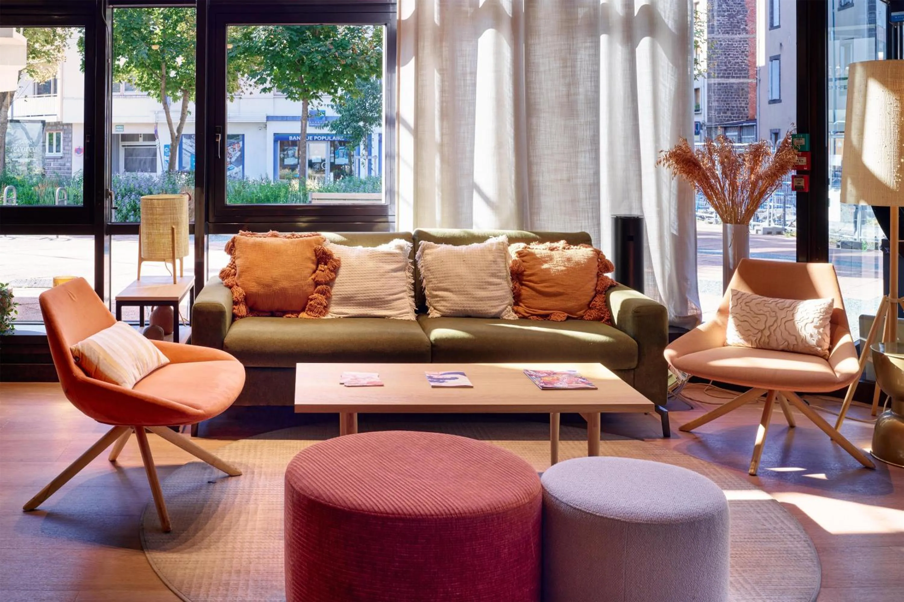 Lobby or reception in Radisson Hotel Clermont-Ferrand