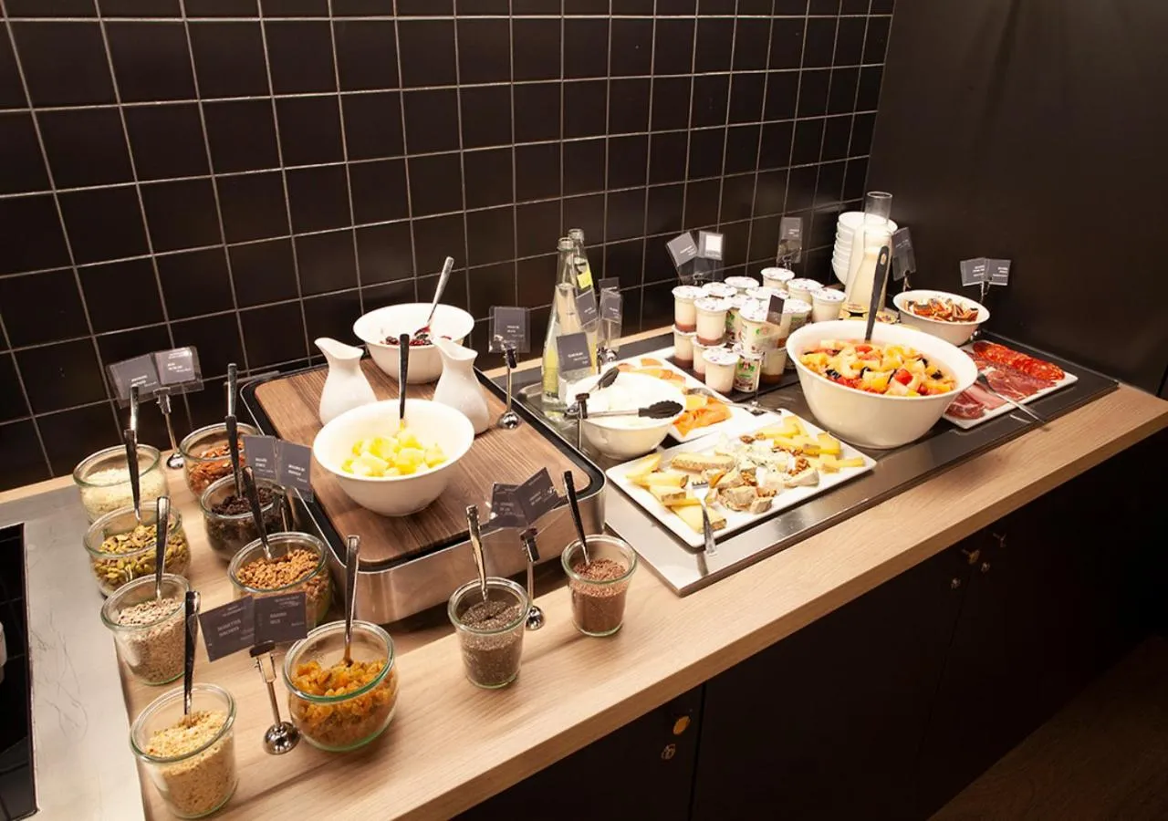 Restaurant/places to eat in Kyriad Prestige Hotel Clermont-Ferrand