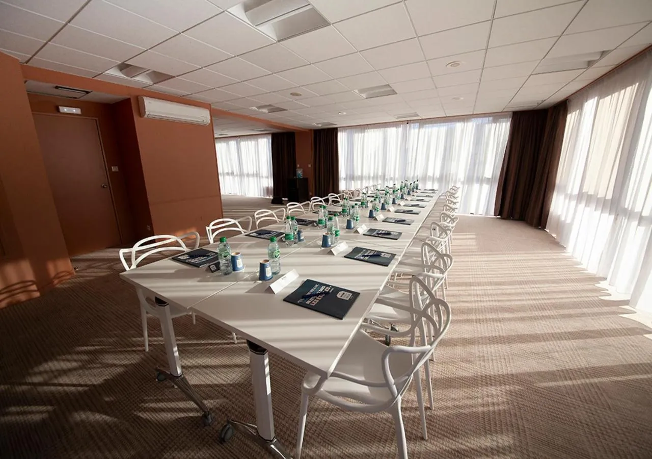 Property building in Kyriad Prestige Hotel Clermont-Ferrand