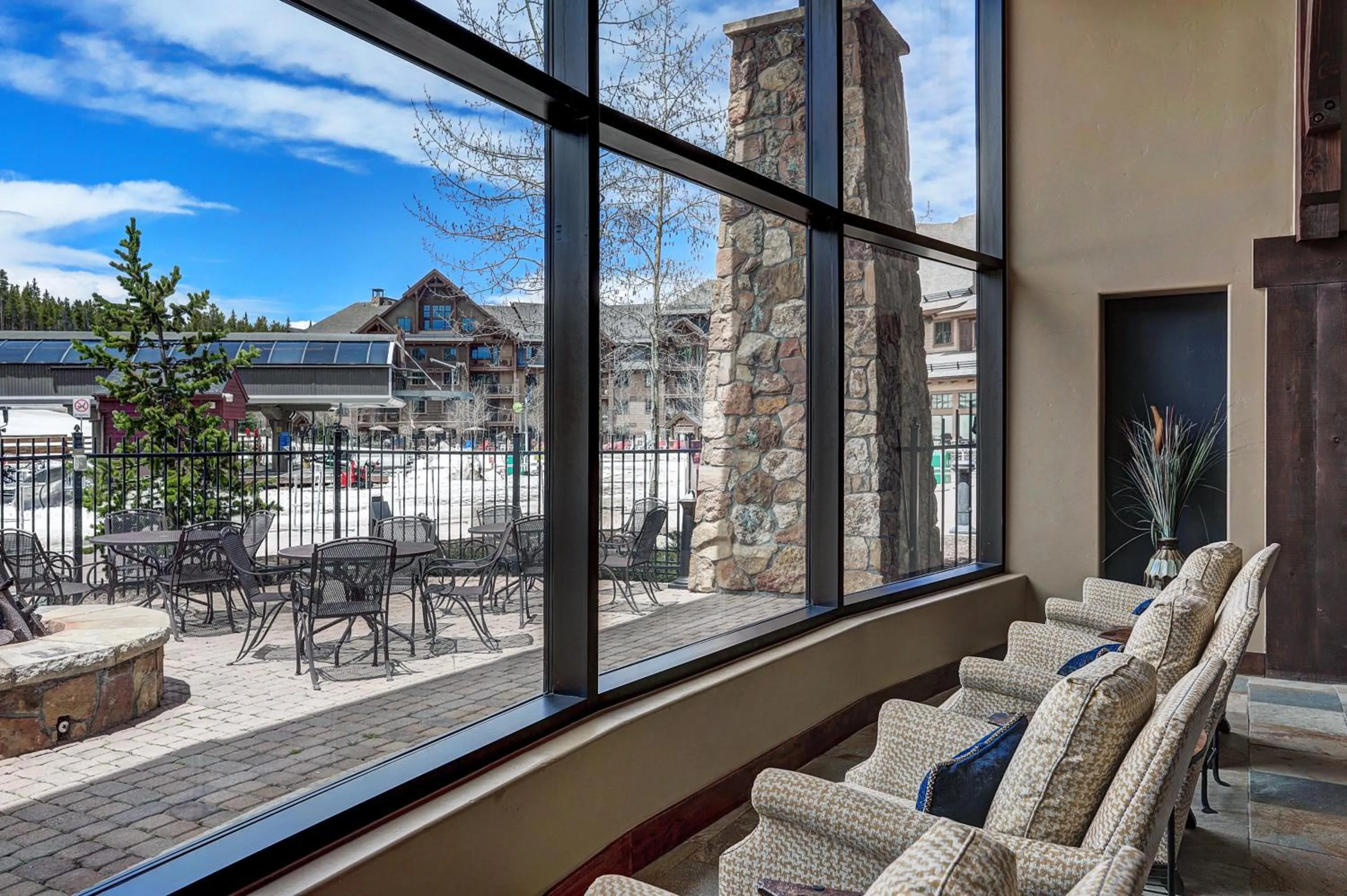 Lobby or reception in Crystal Peak Lodge By Vail Resorts