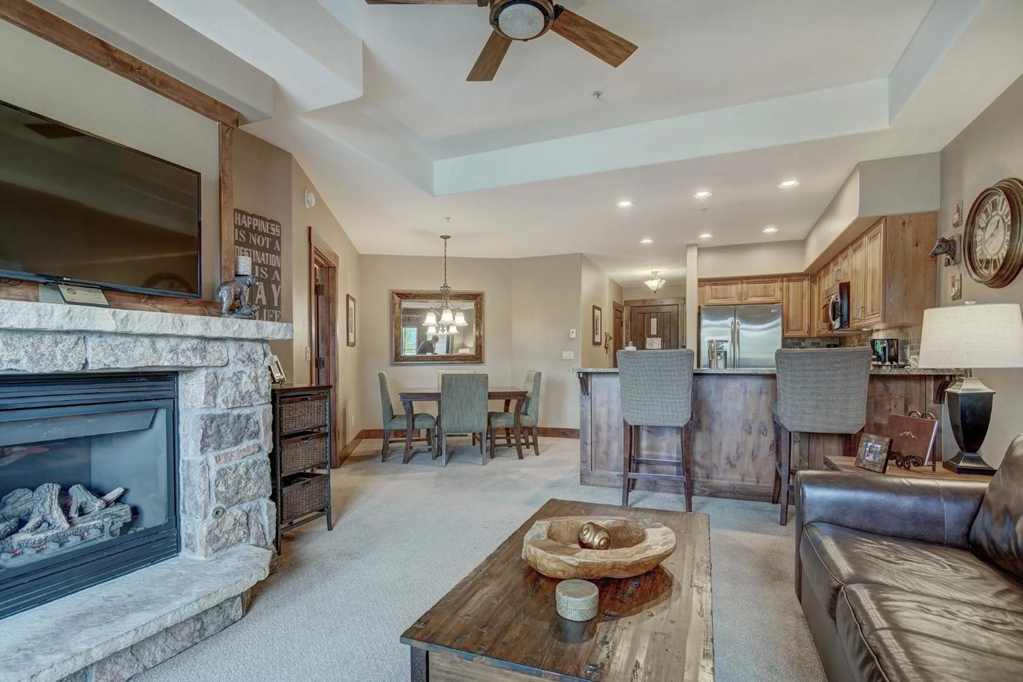 Living room in Crystal Peak Lodge By Vail Resorts