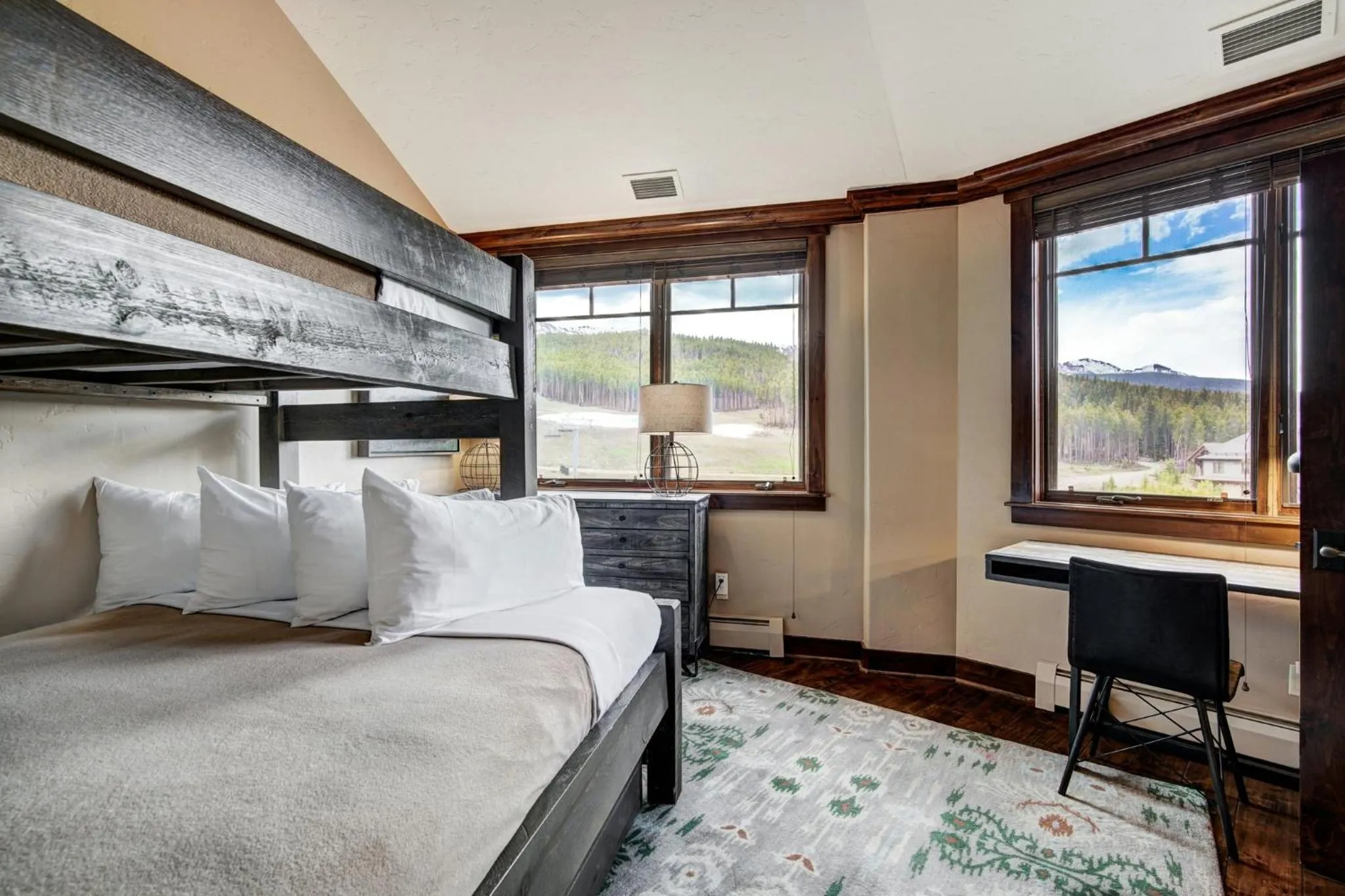 Bedroom, Bed in Crystal Peak Lodge, A Vail Resorts Property