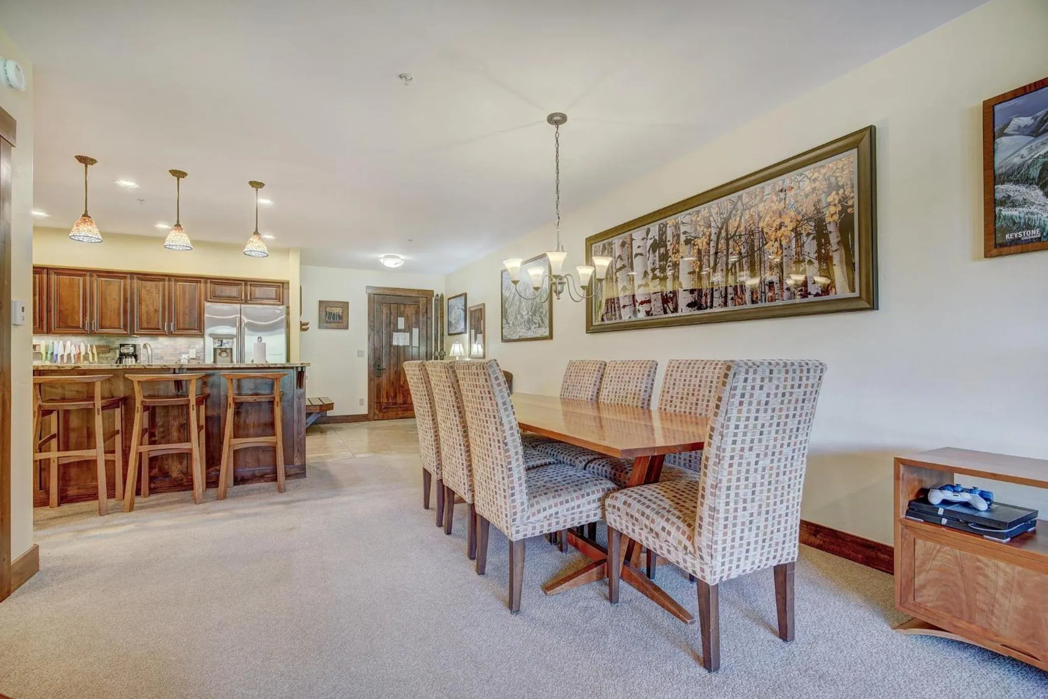 Living room in Crystal Peak Lodge By Vail Resorts