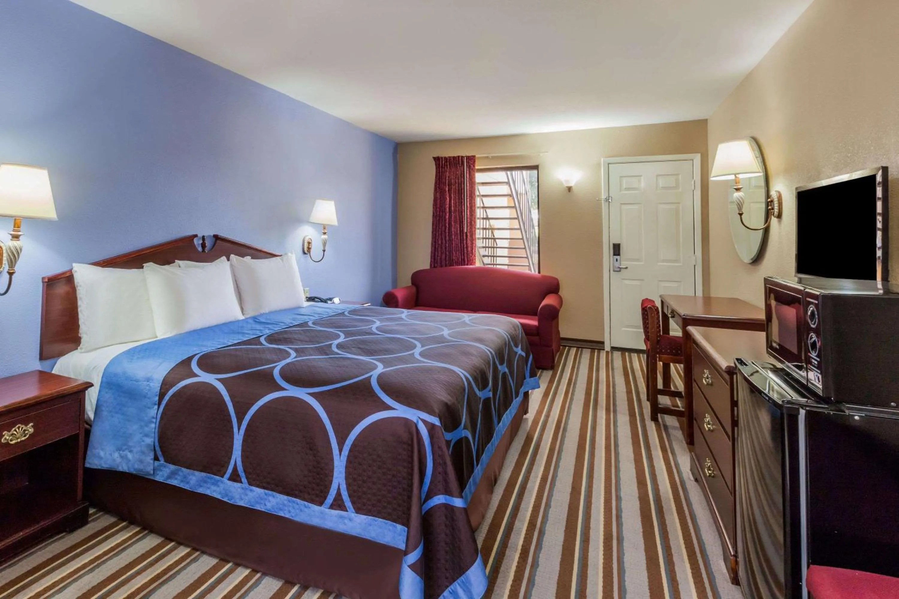 On site, Bed in Super 8 by Wyndham Mt. Pleasant TX