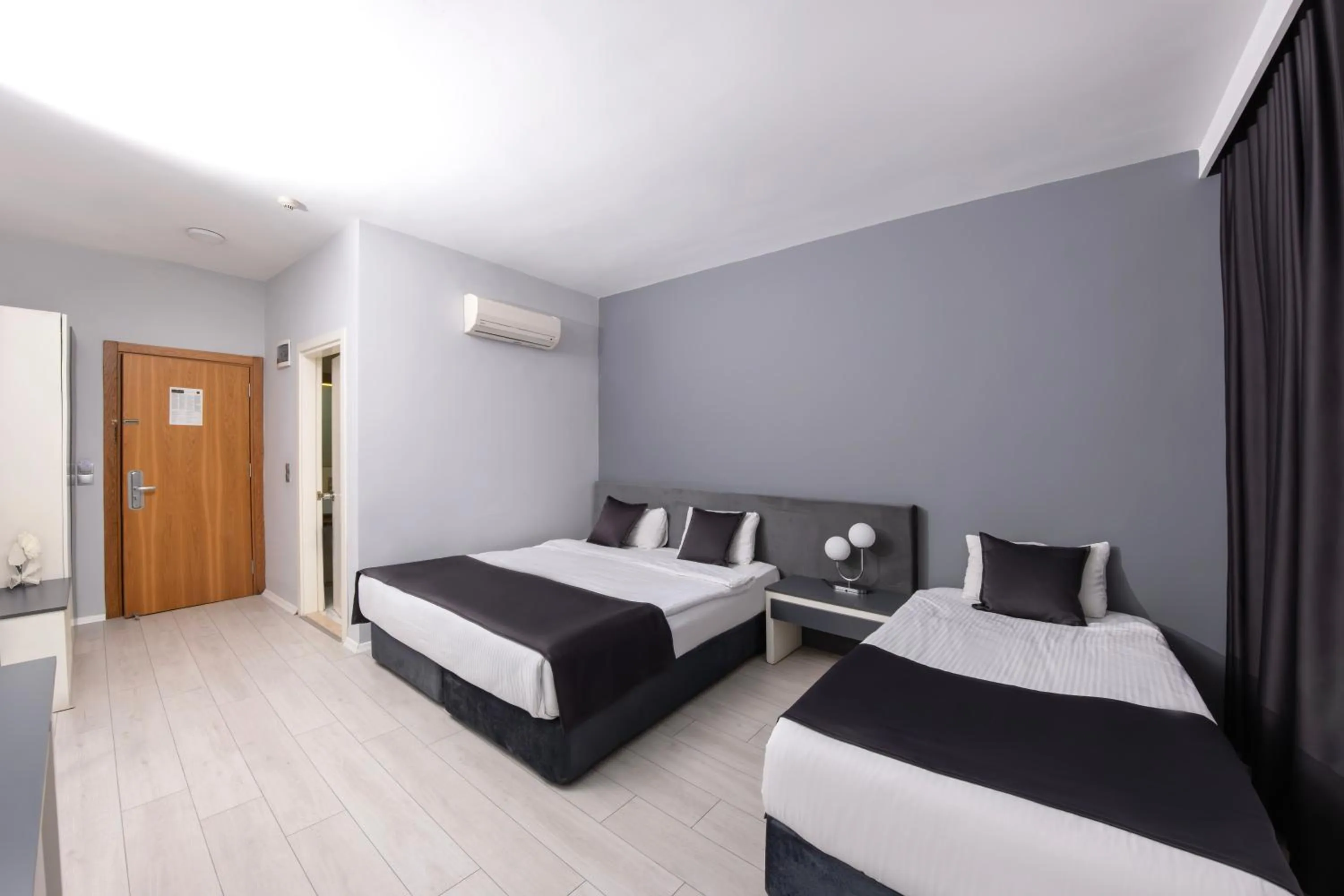 Photo of the whole room in Expo Park Hotel