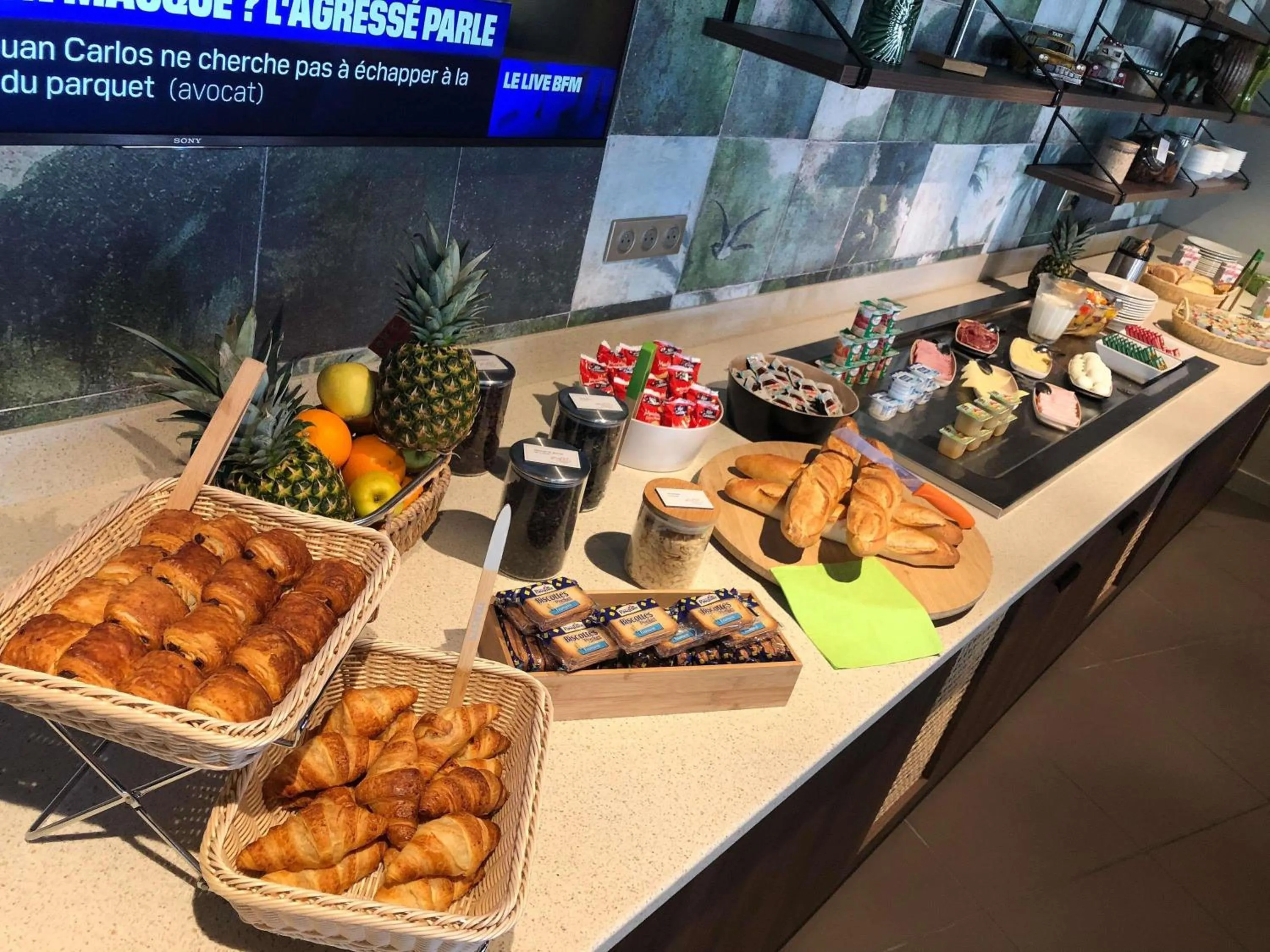 Restaurant/places to eat in ibis Styles Clermont-Ferrand Aéroport