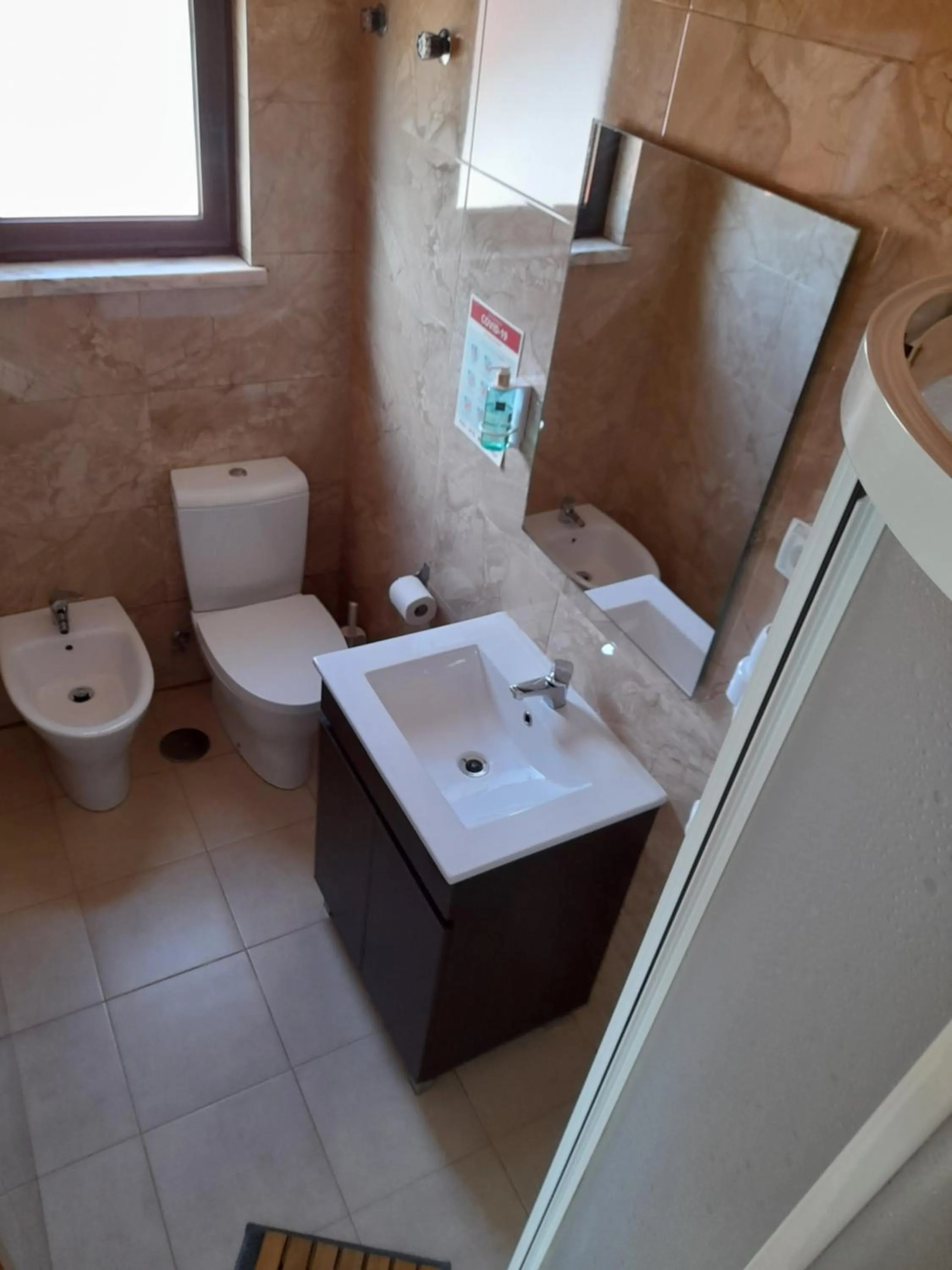 Sublime Sun & Van - By Meco Stays