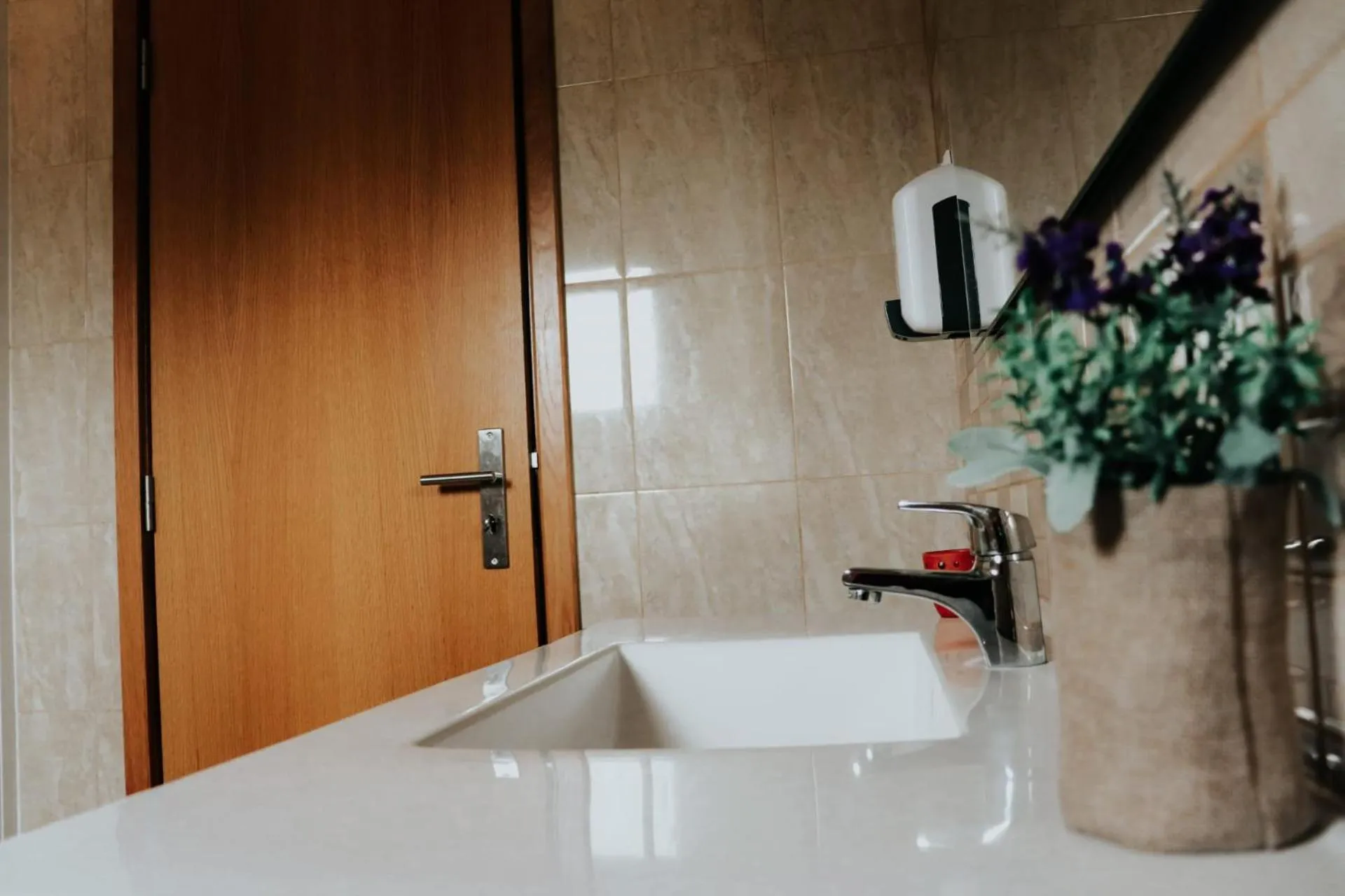 Sublime Sun & Van - By Meco Stays