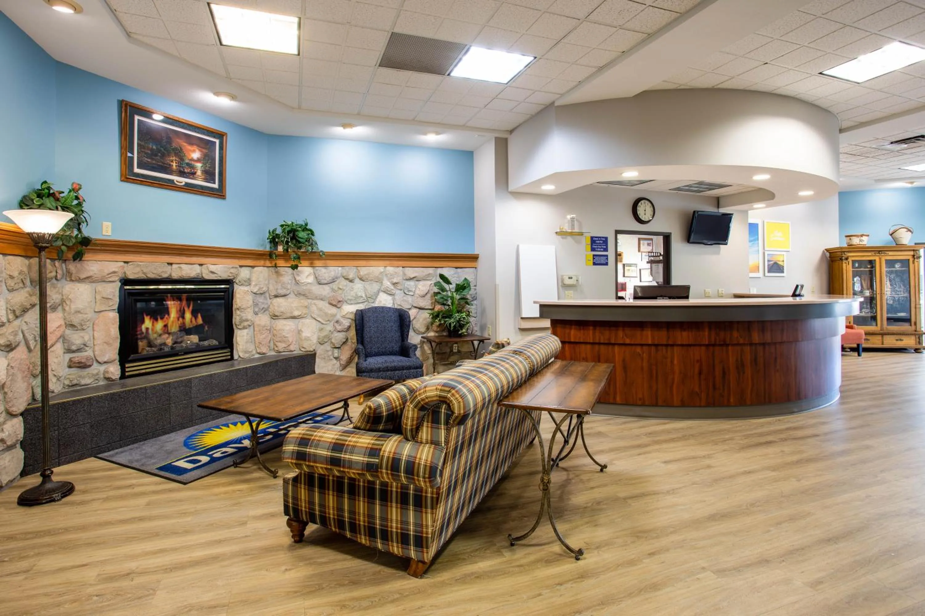 Lobby or reception in Days Inn by Wyndham Marquette