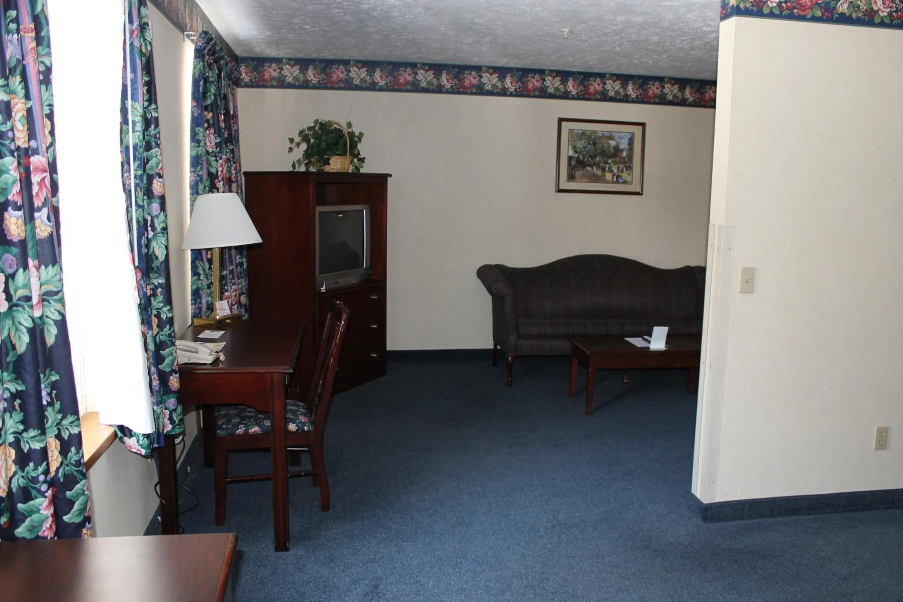 Living room in Days Inn by Wyndham Grayling