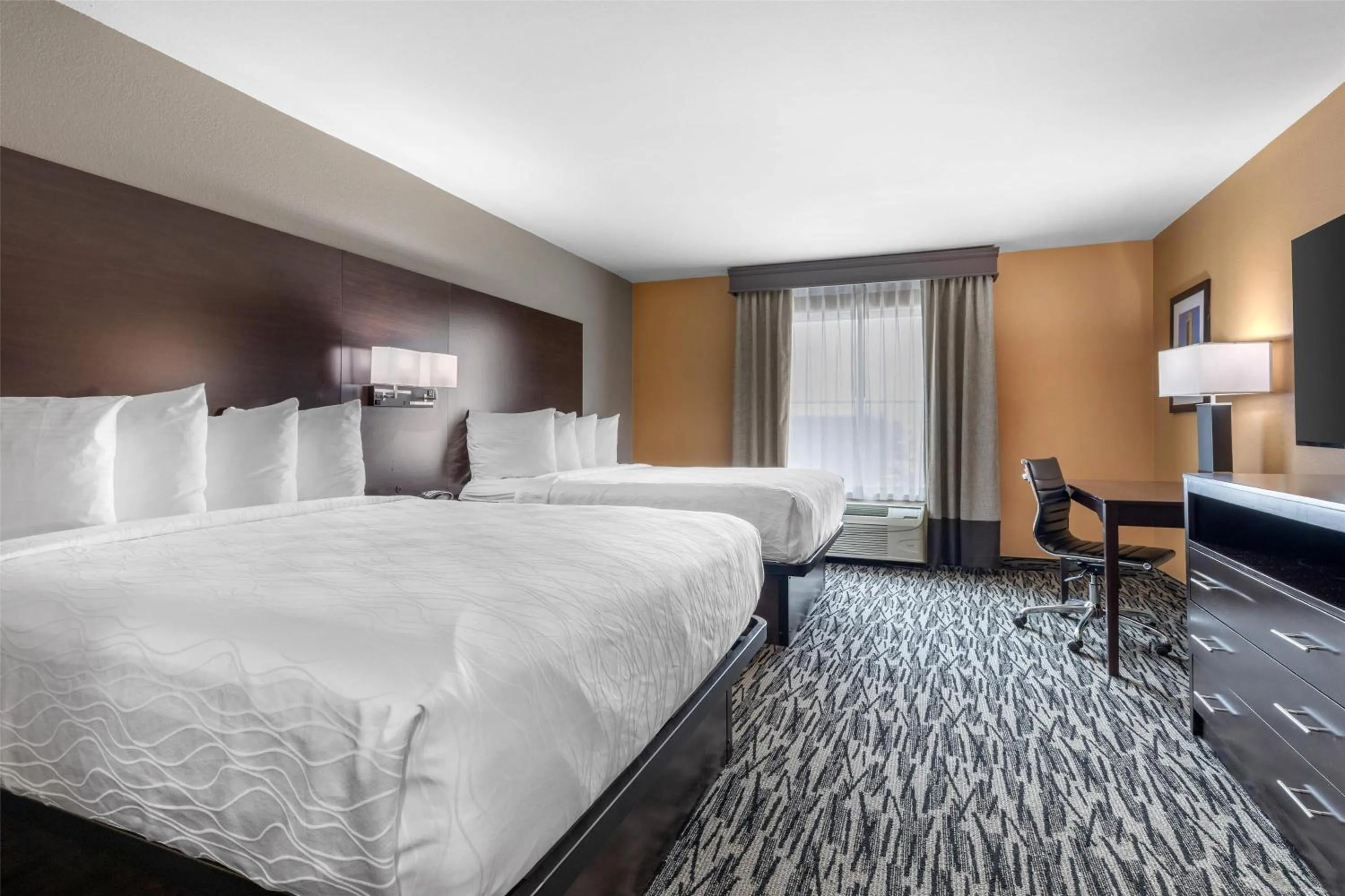 Bedroom, Bed in Best Western Plus Denton Inn & Suites