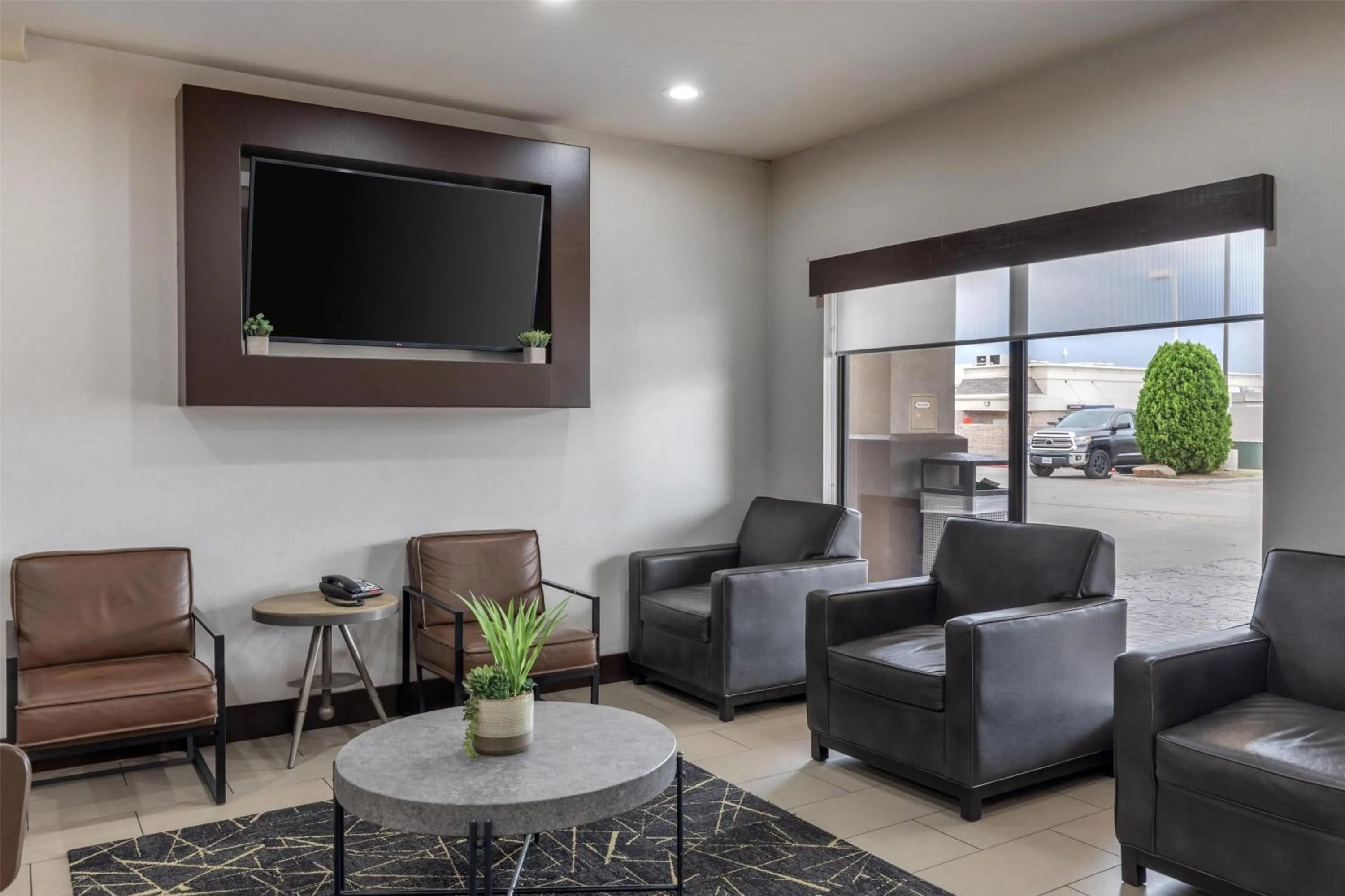 Lobby or reception in Best Western Plus Denton Inn & Suites