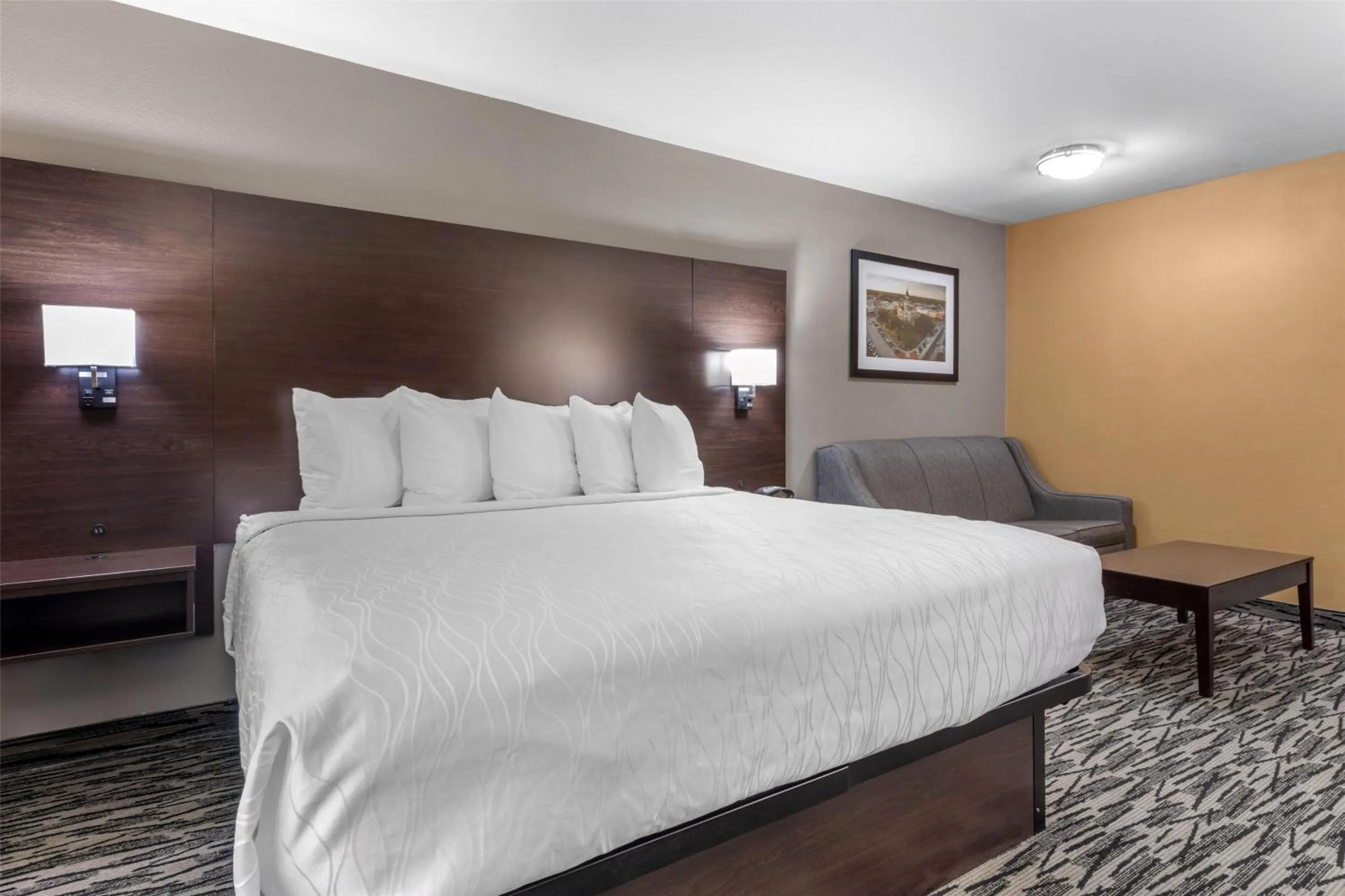 Bedroom, Bed in Best Western Plus Denton Inn & Suites