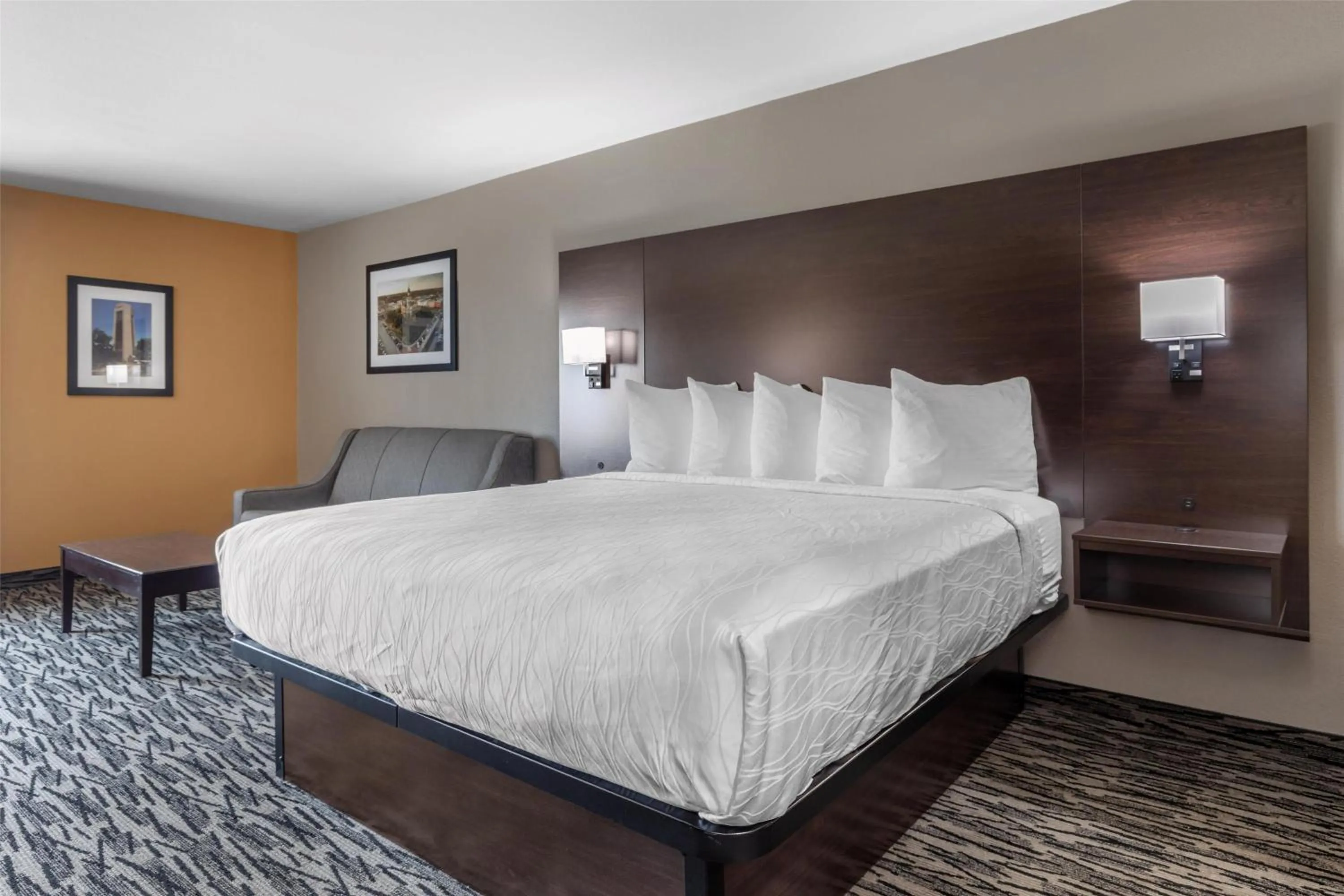 Bedroom, Bed in Best Western Plus Denton Inn & Suites