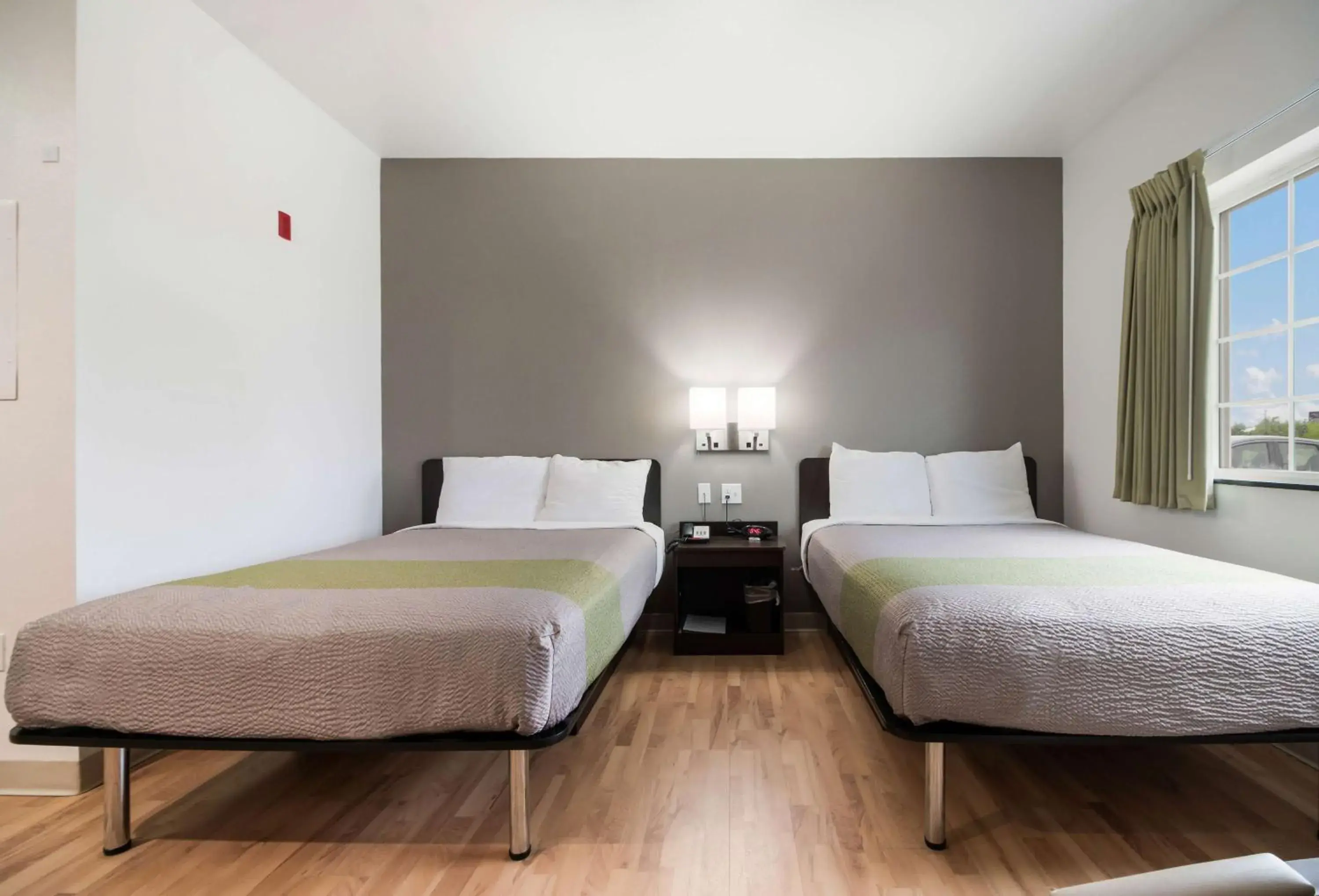 Quadruple Room in Studio 6-Ingleside, TX Quadruple Room in Studio 6-Ingleside, TX