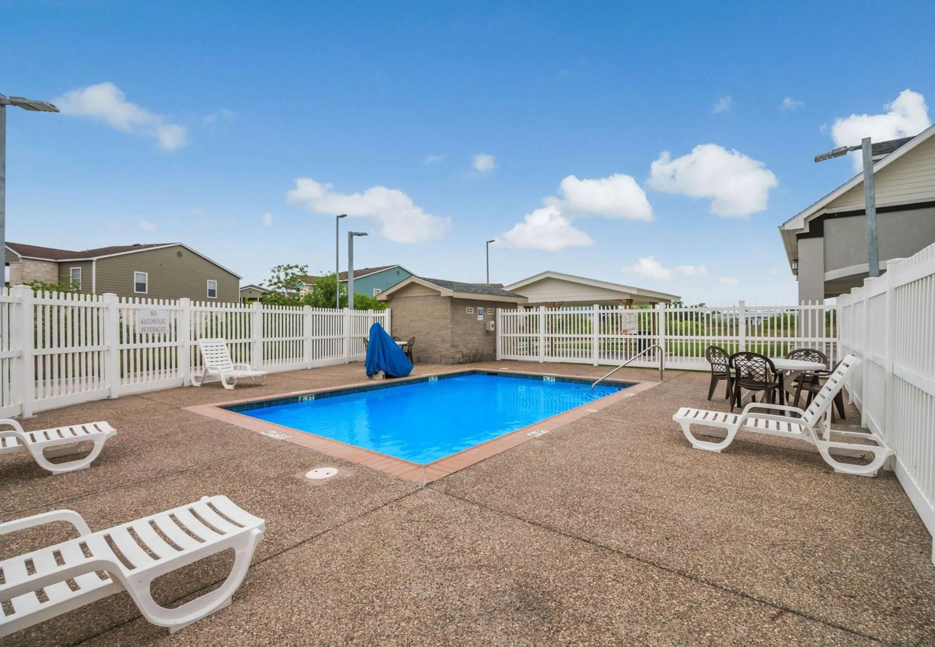 Day in Studio 6-Ingleside, TX