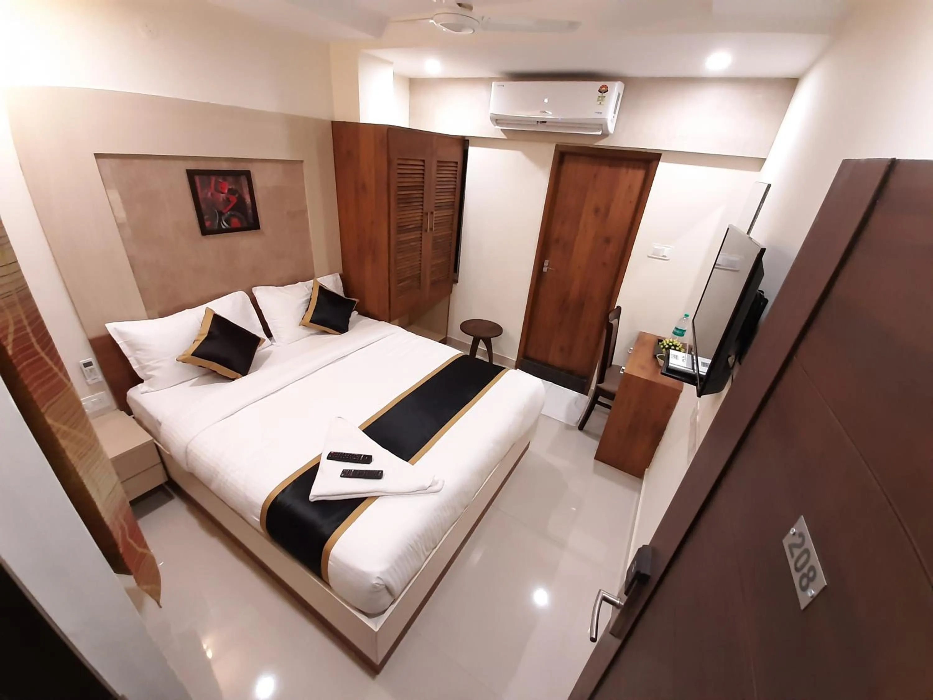 Photo of the whole room, Bed in Liza Regency