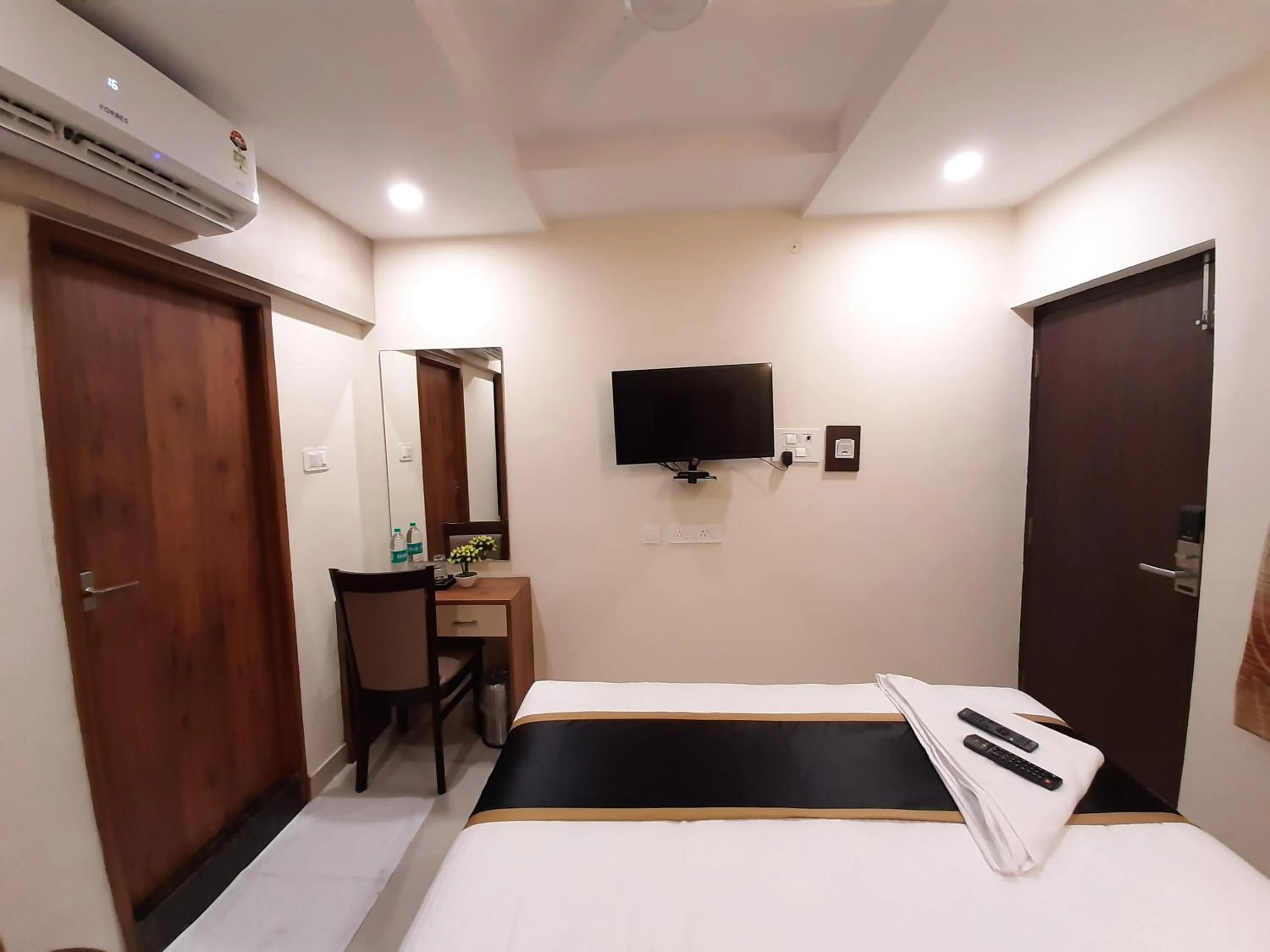 TV and multimedia, Bed in Liza Regency