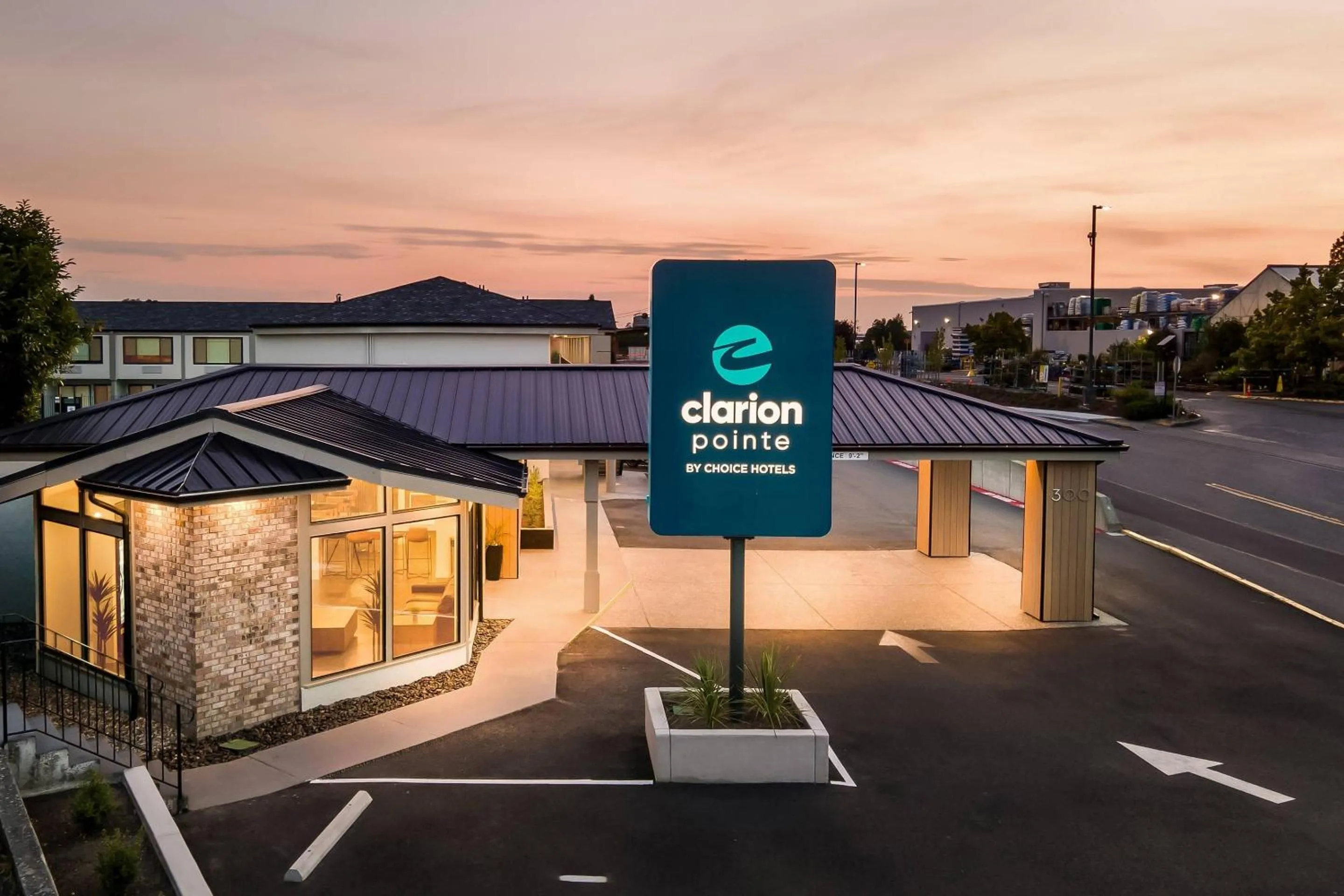 Property building in Clarion Pointe Mount Vernon - Burlington