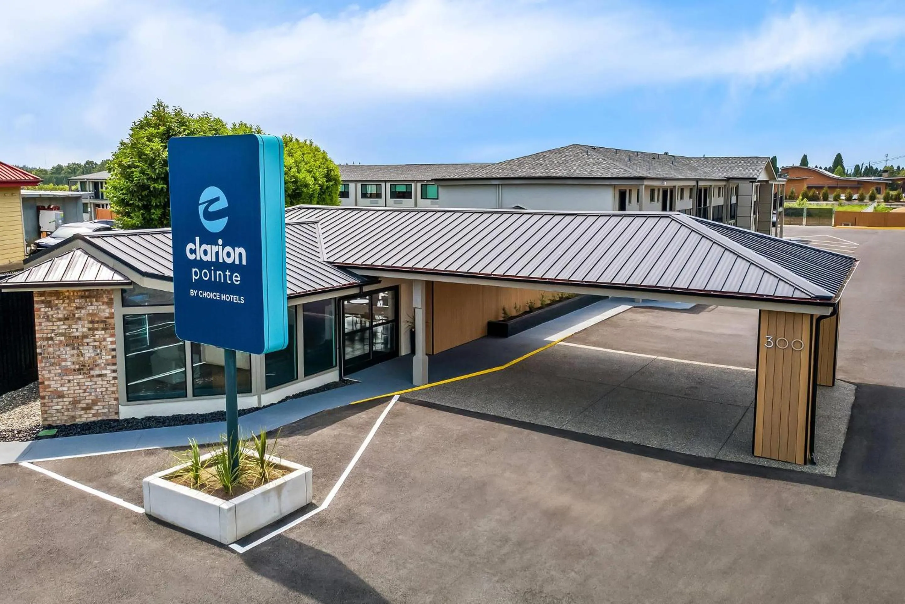 Property building in Clarion Pointe Mount Vernon - Burlington