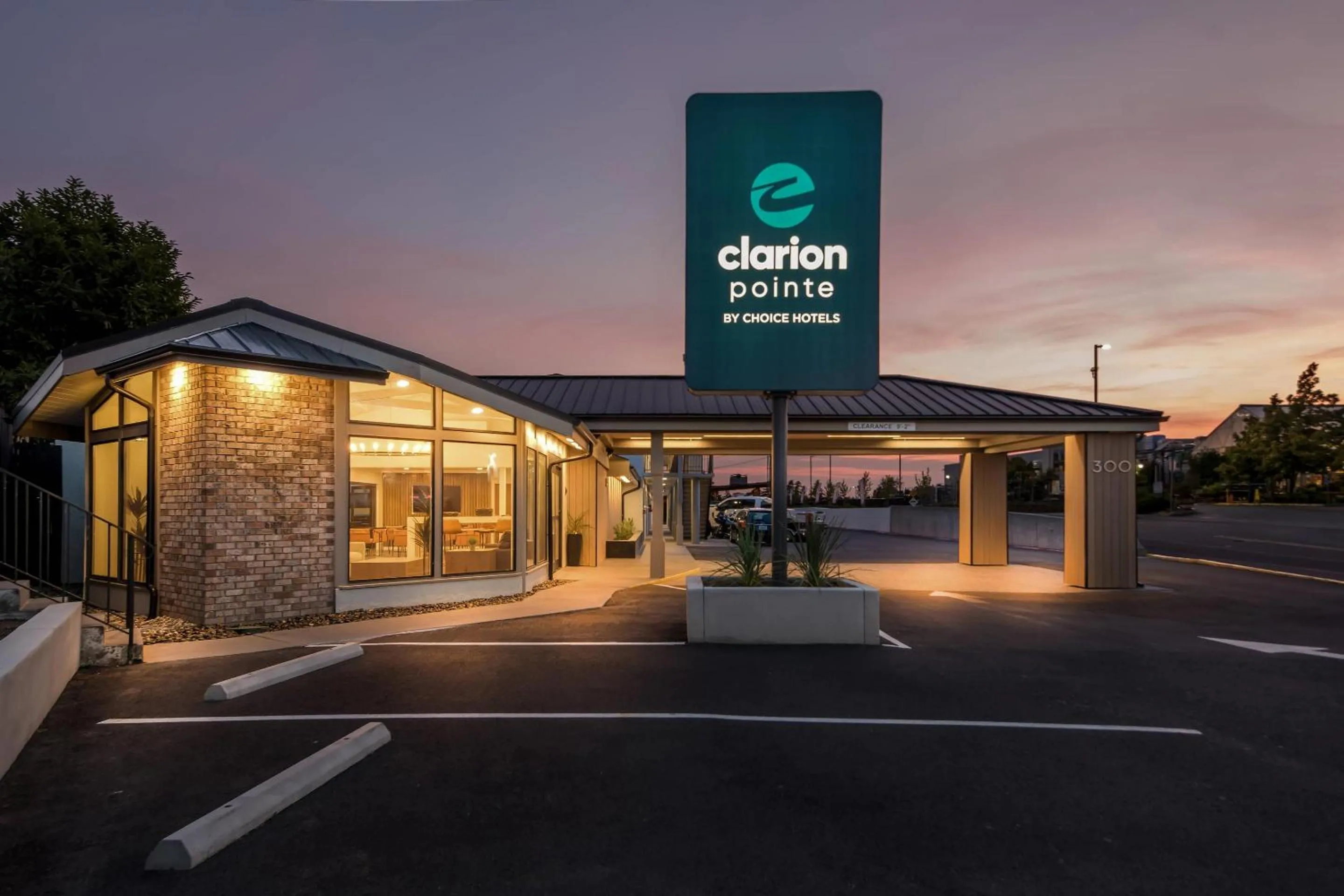 Property building in Clarion Pointe Mount Vernon - Burlington