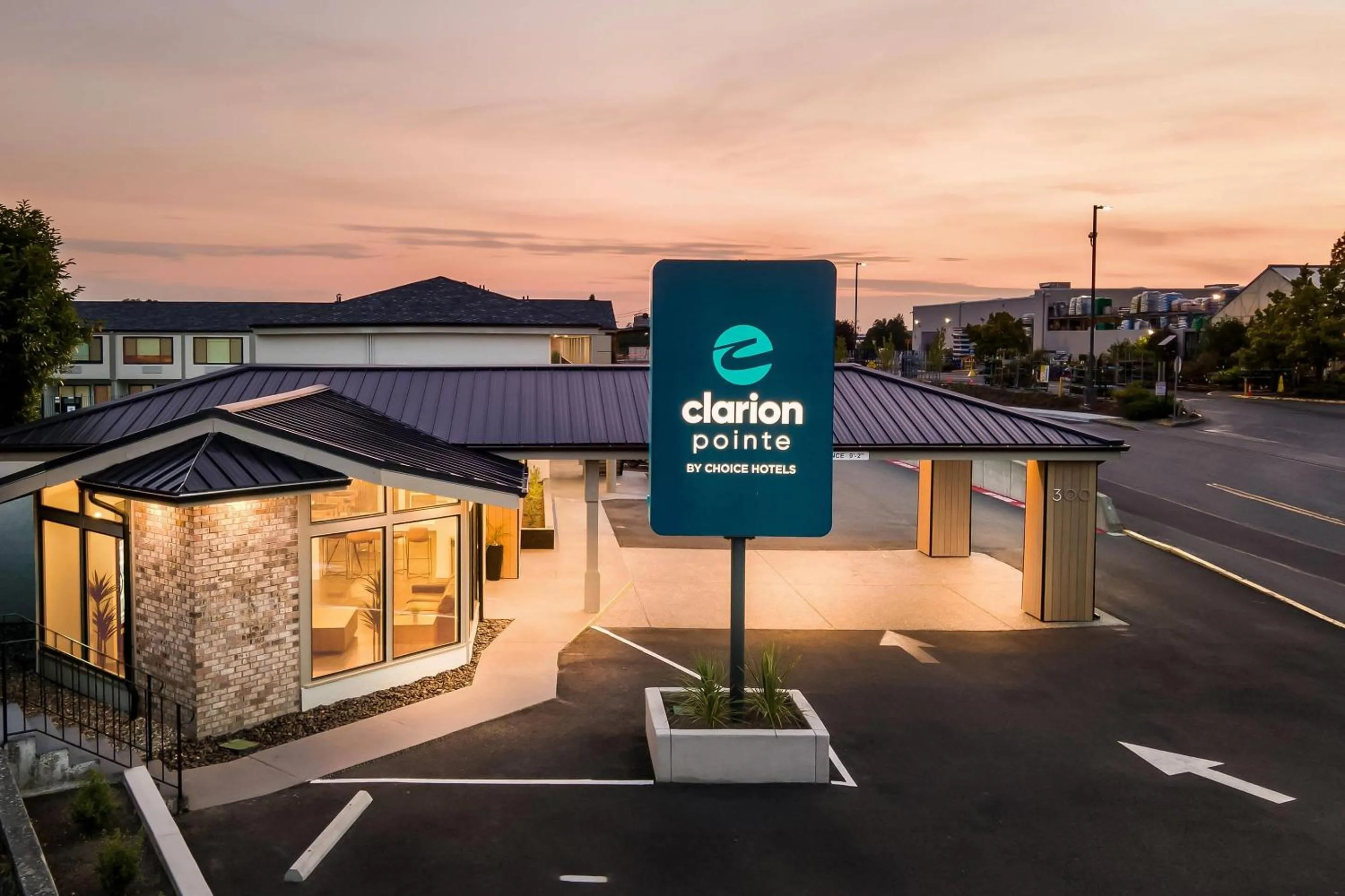 Property building in Clarion Pointe Mount Vernon - Burlington