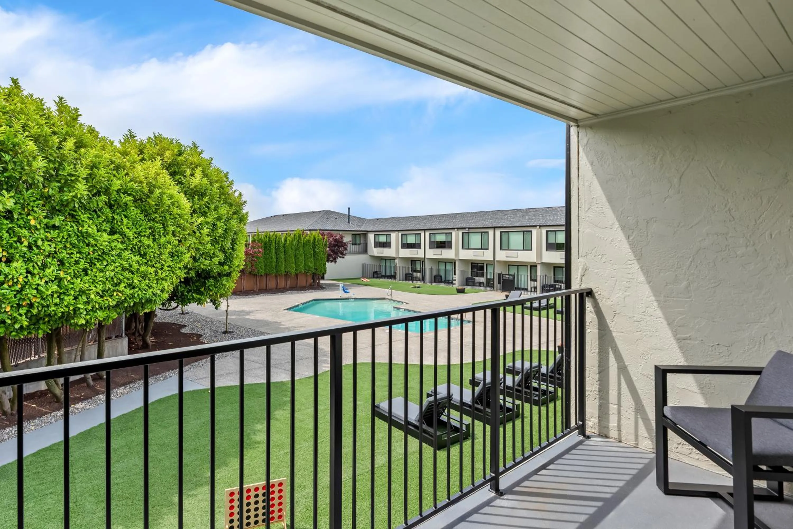 Property building in Clarion Pointe Mount Vernon - Burlington