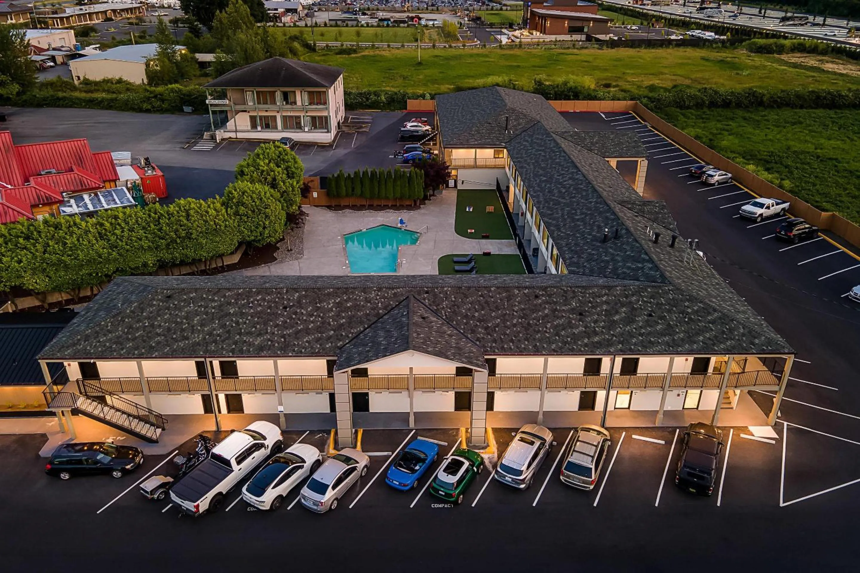 Property building in Clarion Pointe Mount Vernon - Burlington