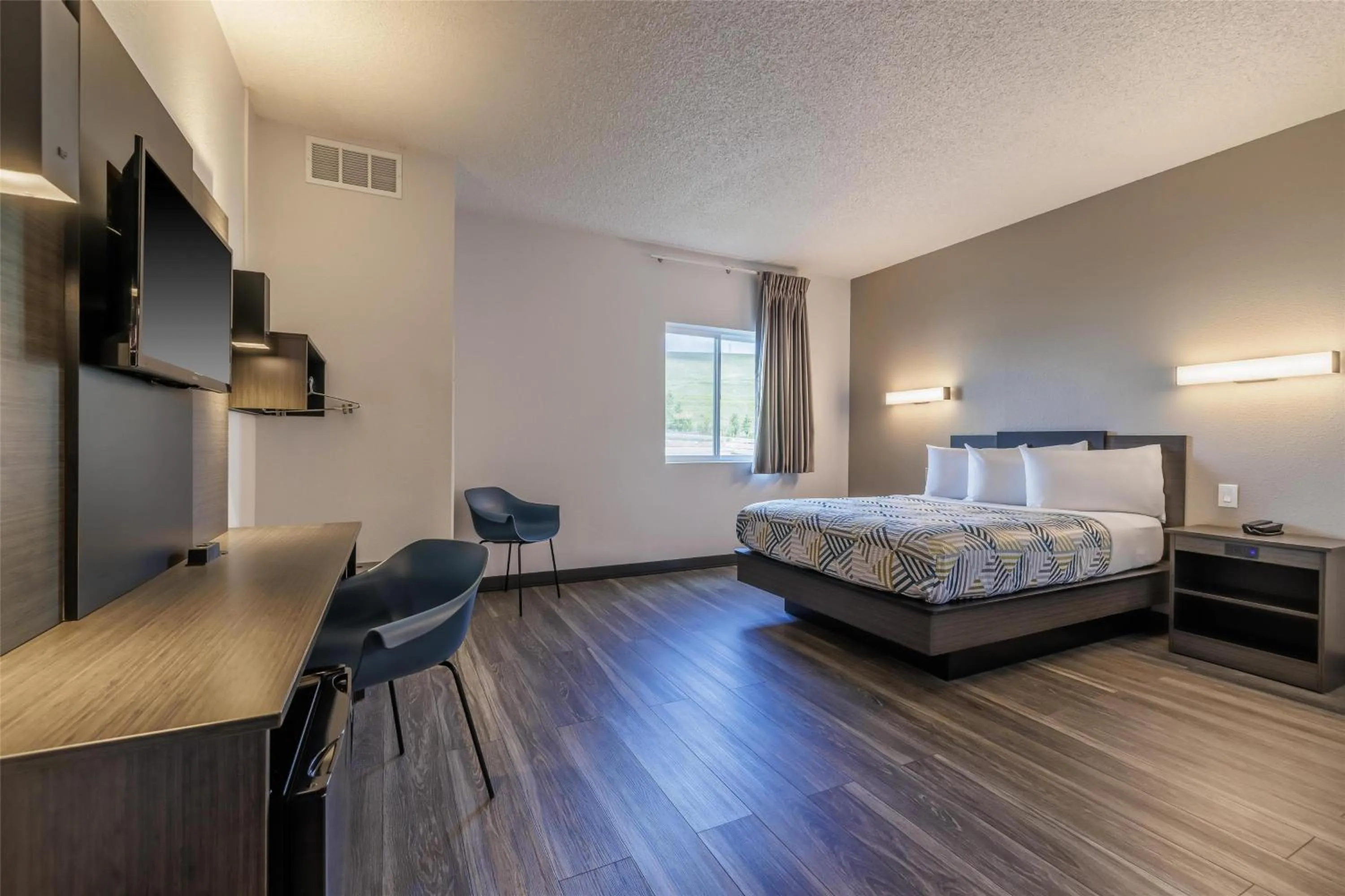 Bedroom, Bed in Motel 6-Missoula, MT