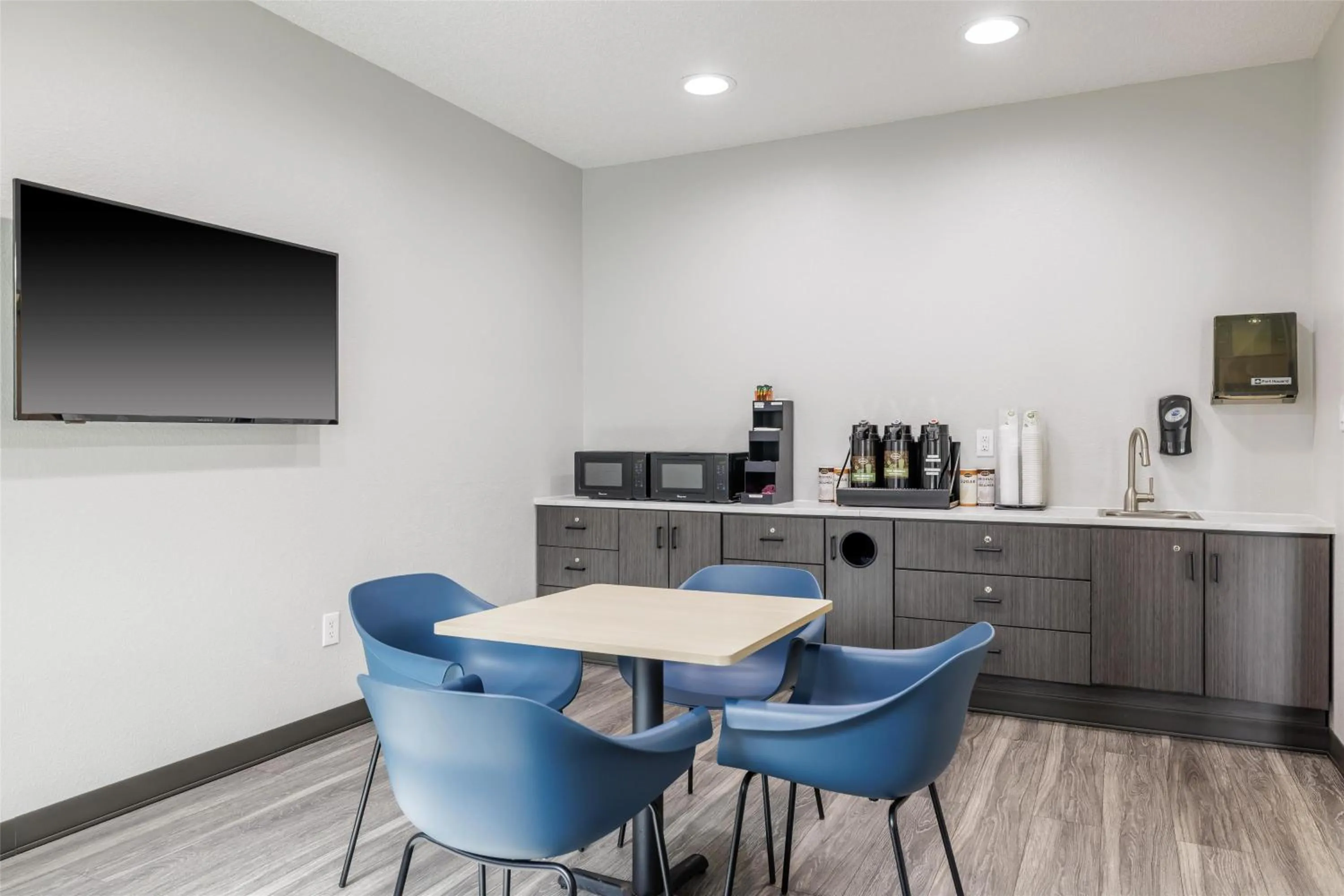 Restaurant/places to eat in Motel 6-Missoula, MT