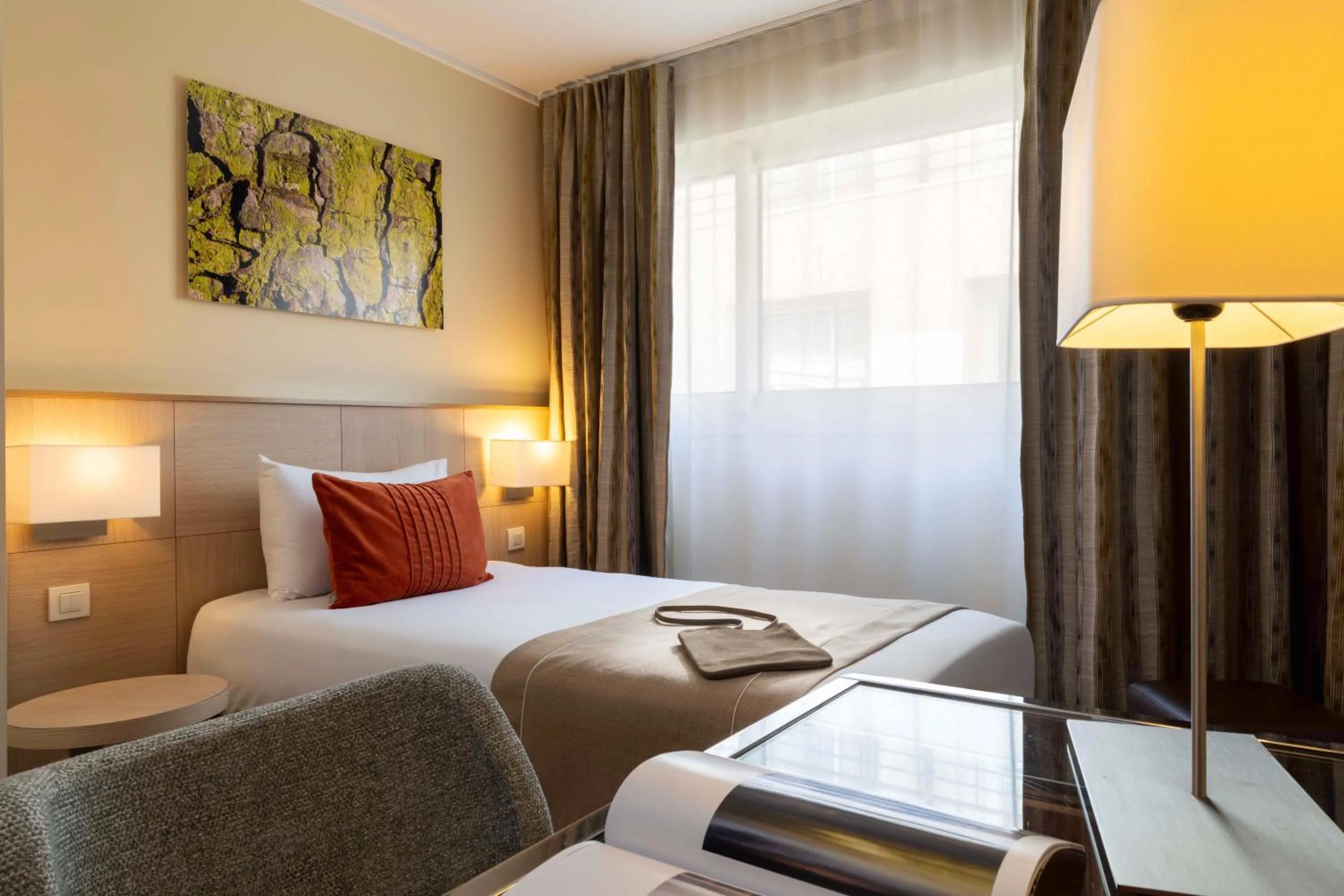 Bedroom, Bed in Jardins Eiffel