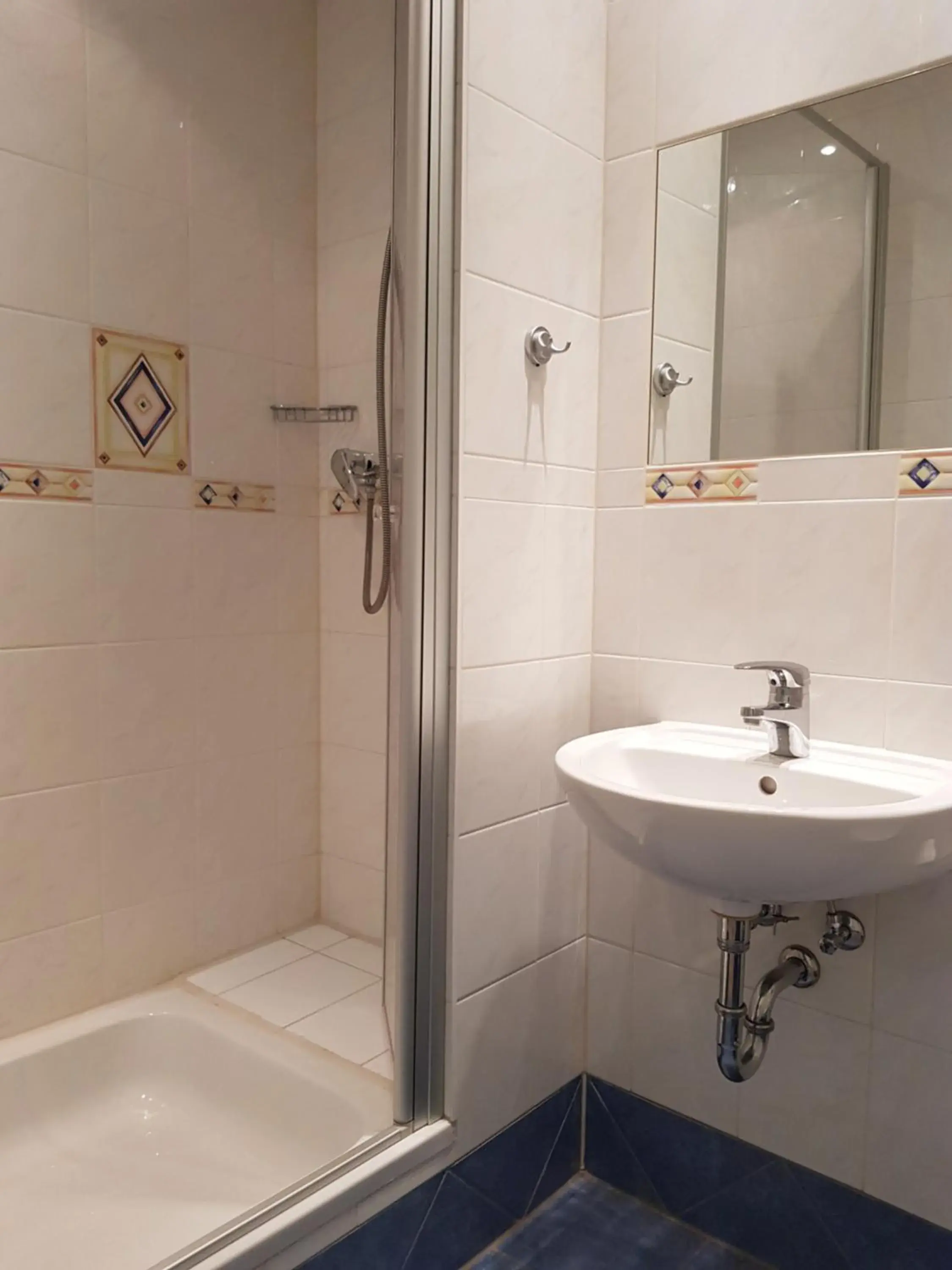 Budget Twin Room - single occupancy in Parkschlösschen in Greiz Budget Twin Room - single occupancy in Parkschlösschen in Greiz