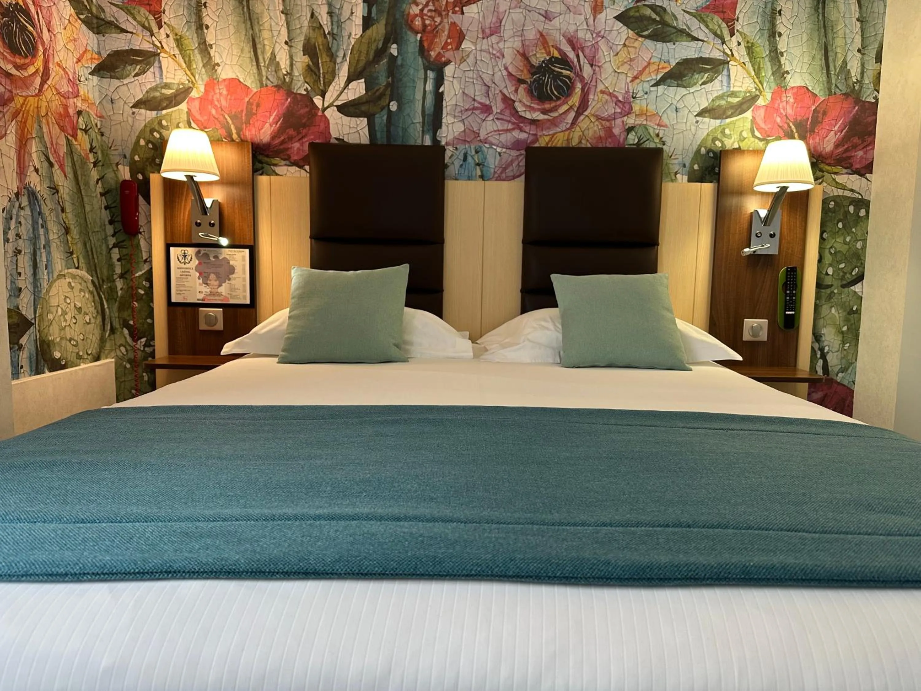 Bed in HOTEL ARVERNA VICHY - ClT'HOTEL