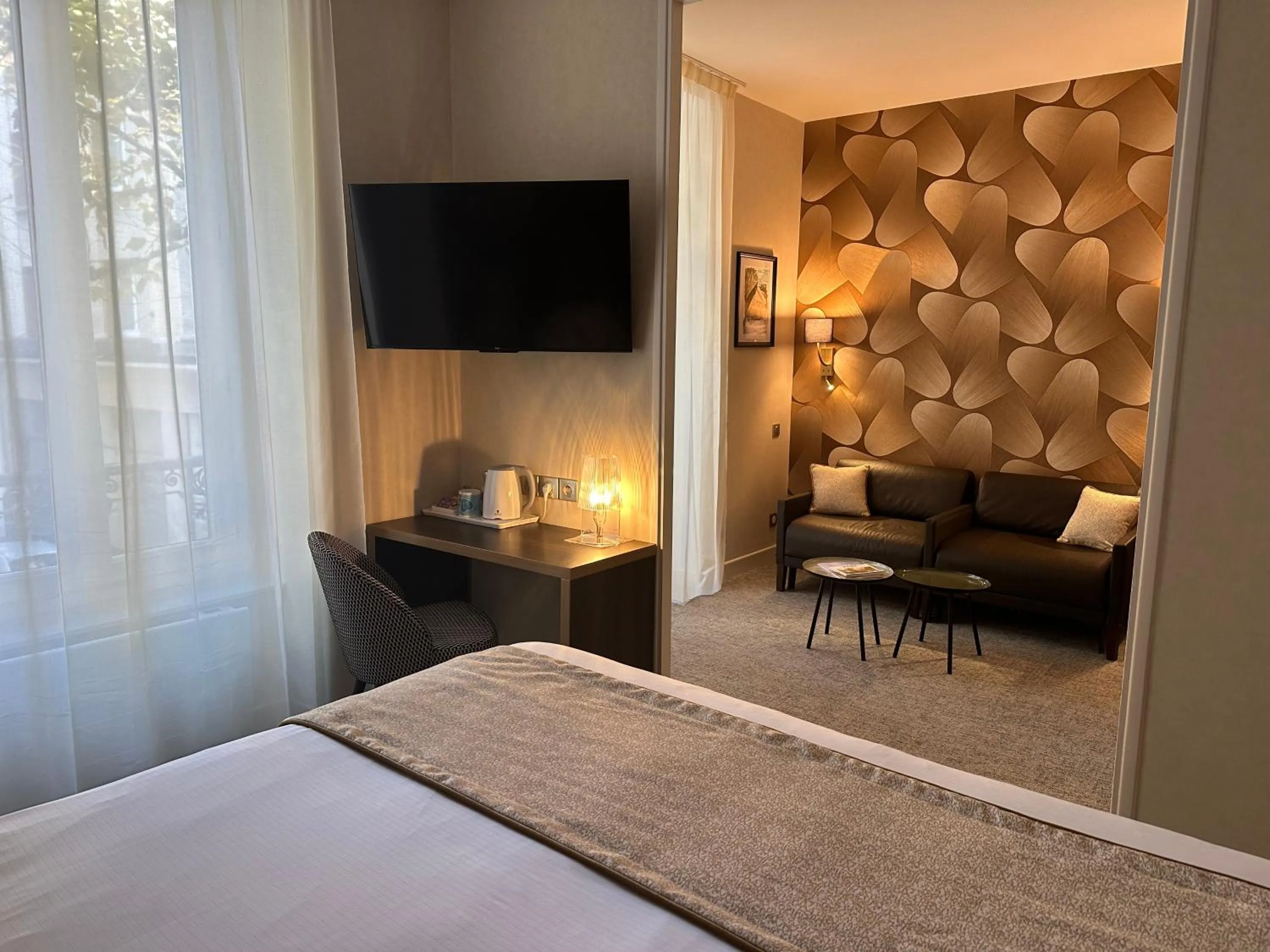 Bedroom, Bed in HOTEL ARVERNA VICHY - ClT'HOTEL