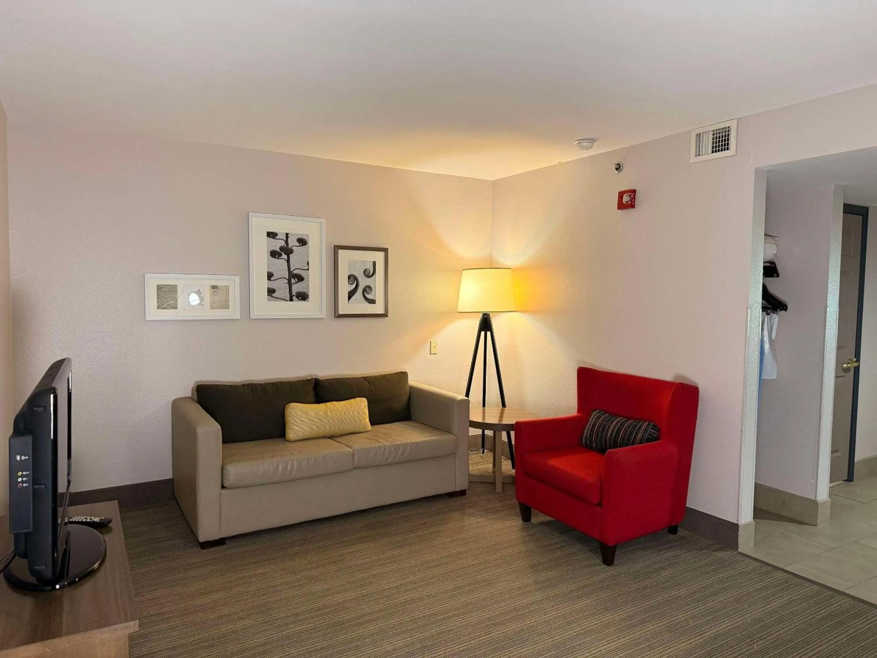 Bedroom in Country Inn & Suites by Radisson, Harlingen, TX