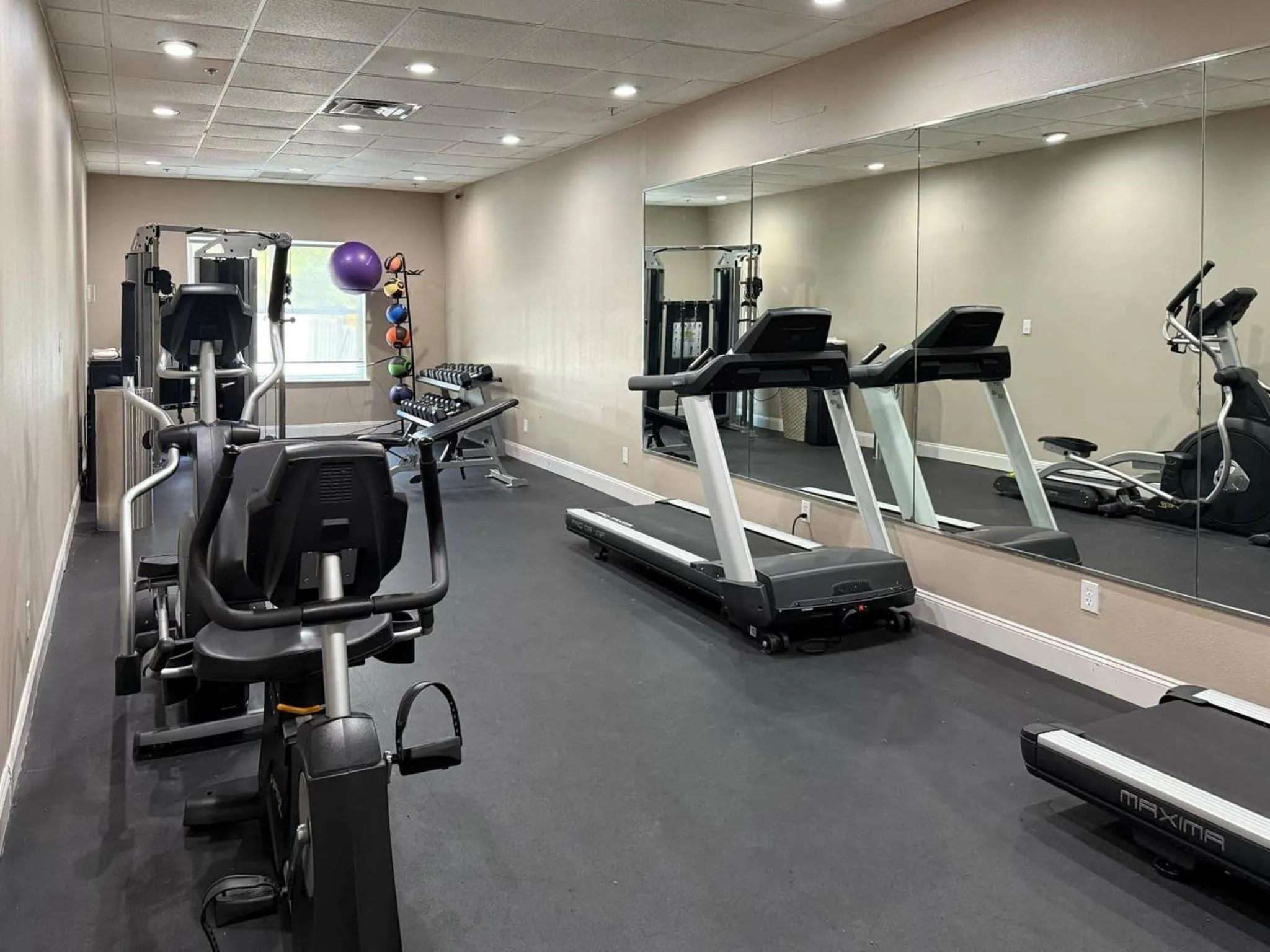 Fitness centre/facilities in Country Inn & Suites by Radisson, Harlingen, TX