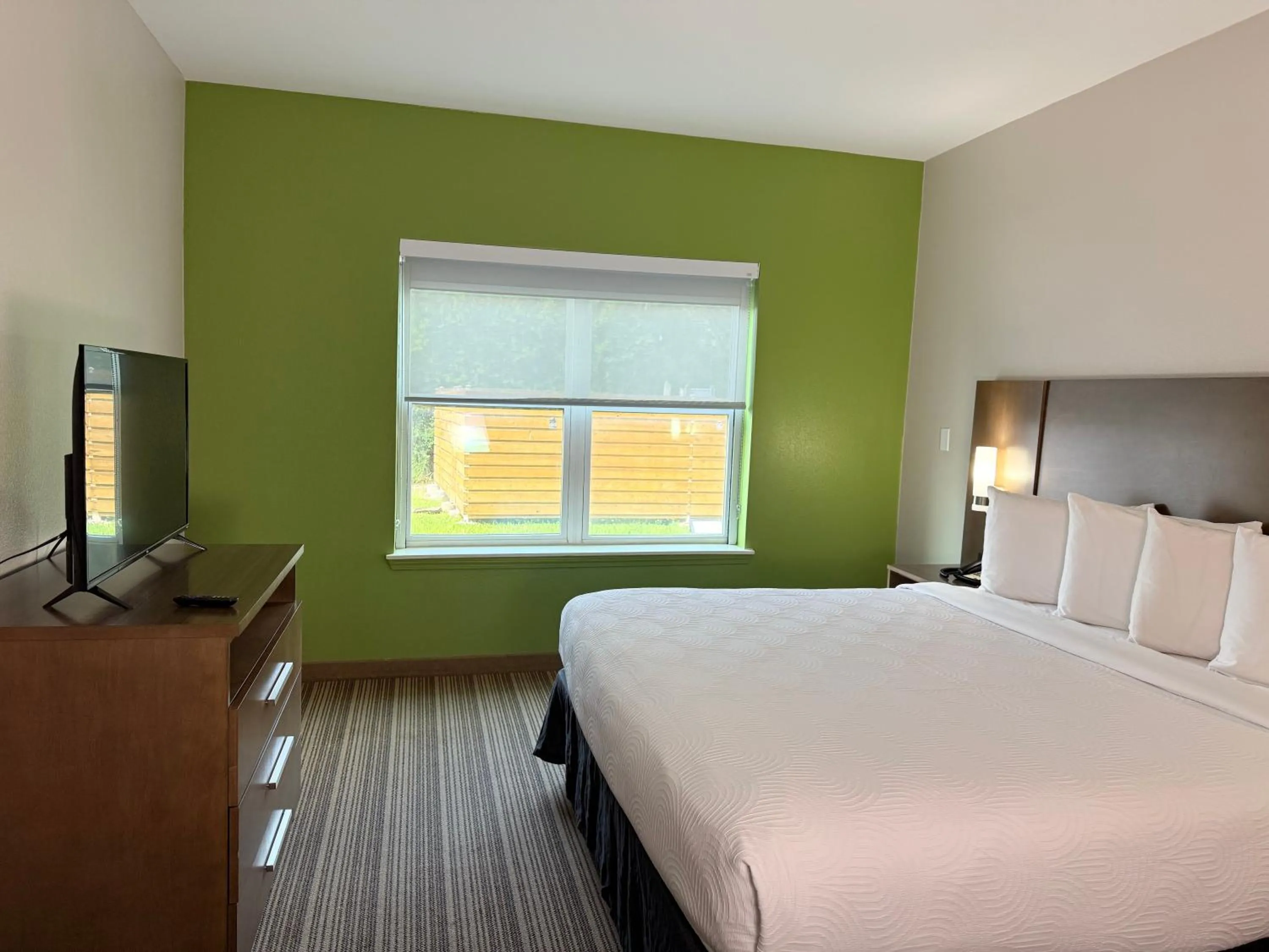 Bedroom, Bed in Country Inn & Suites by Radisson, Harlingen, TX