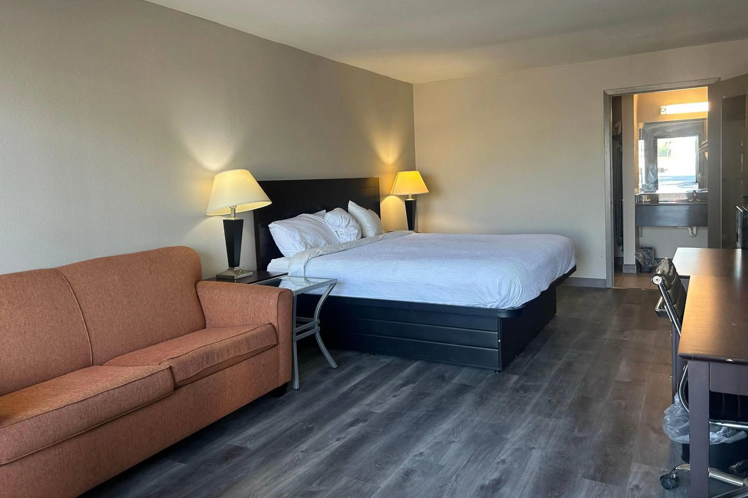 Photo of the whole room, Bed in Days Inn by Wyndham Natchitoches