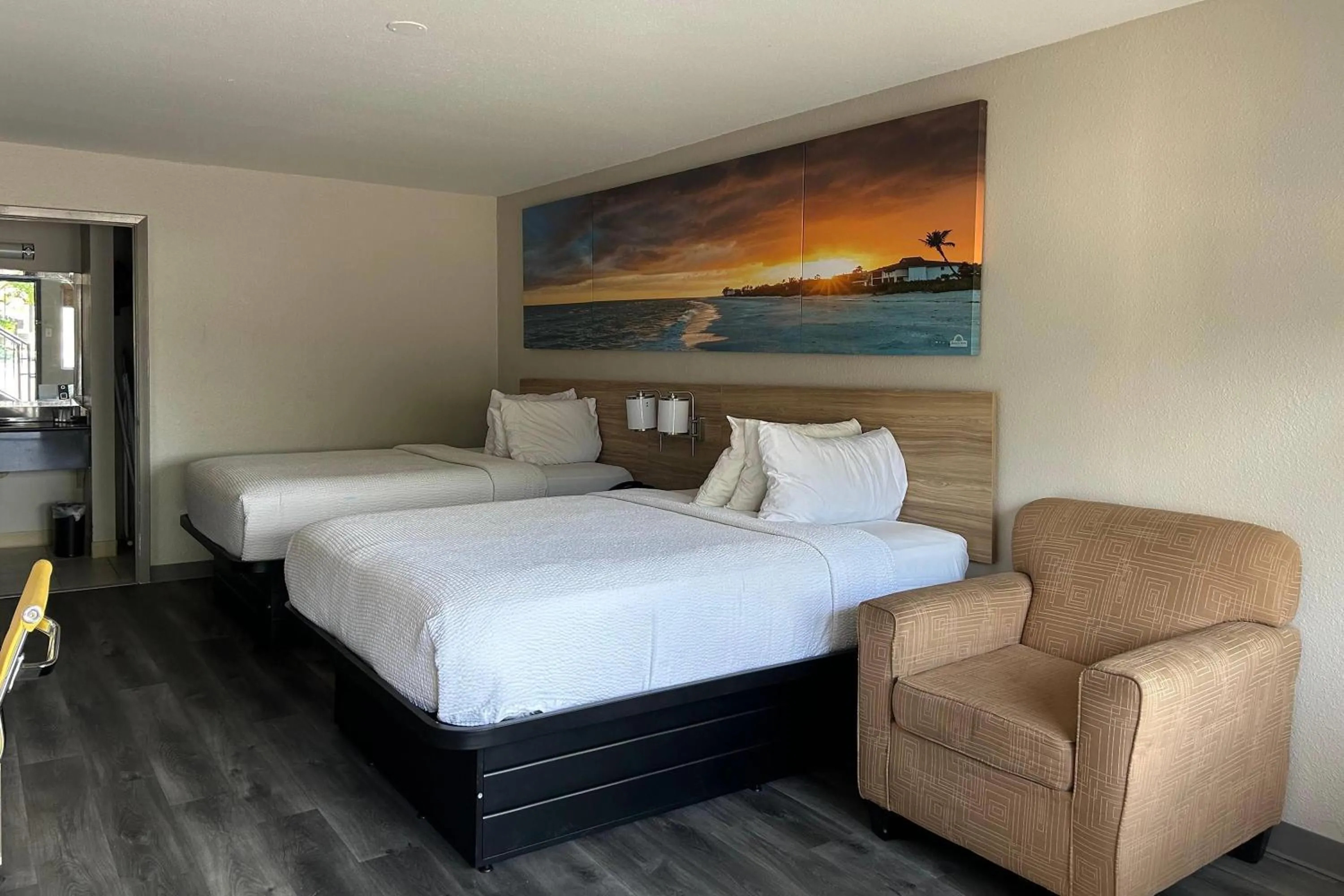 Photo of the whole room, Bed in Days Inn by Wyndham Natchitoches