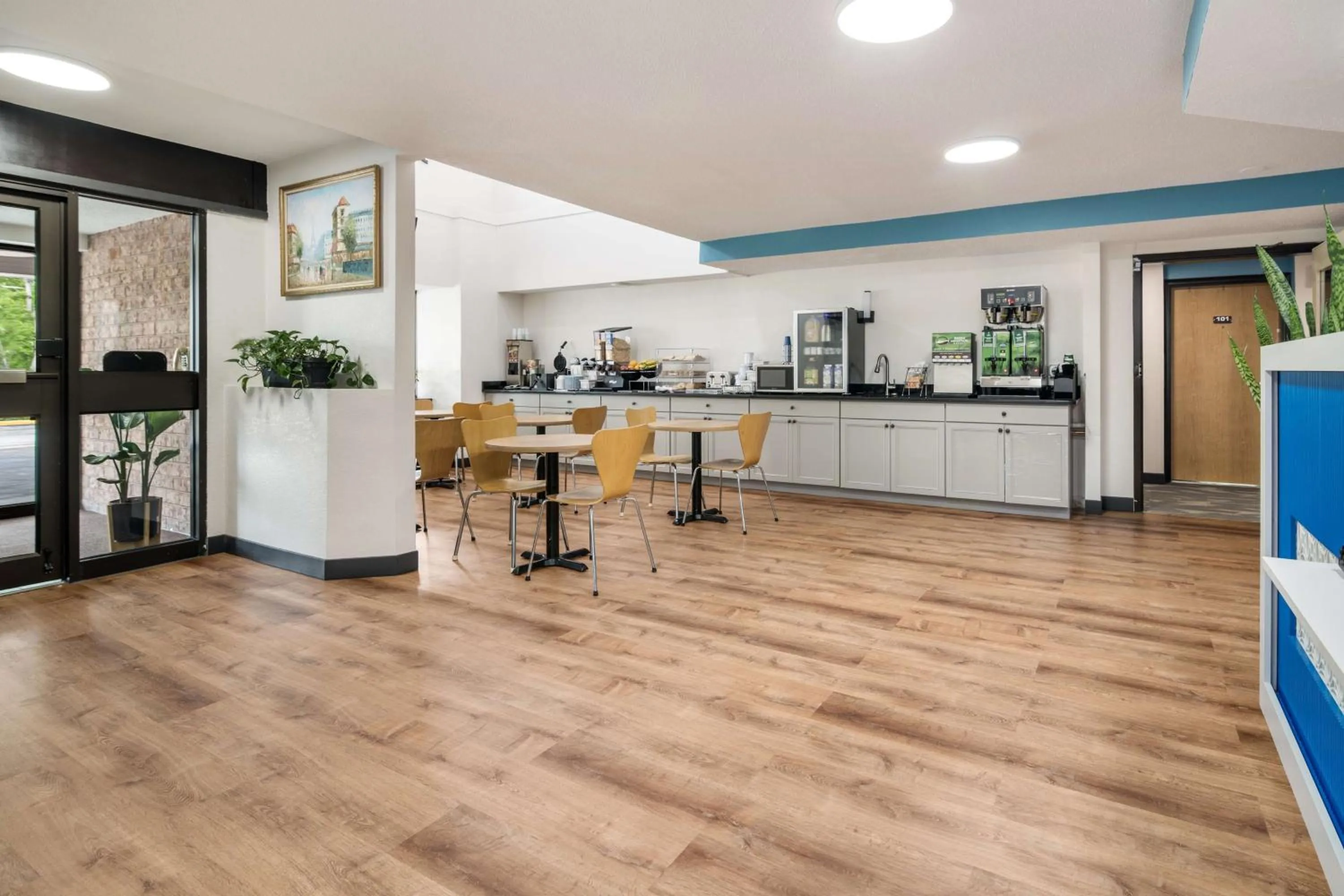 Breakfast in SureStay Hotel by Best Western Lewiston