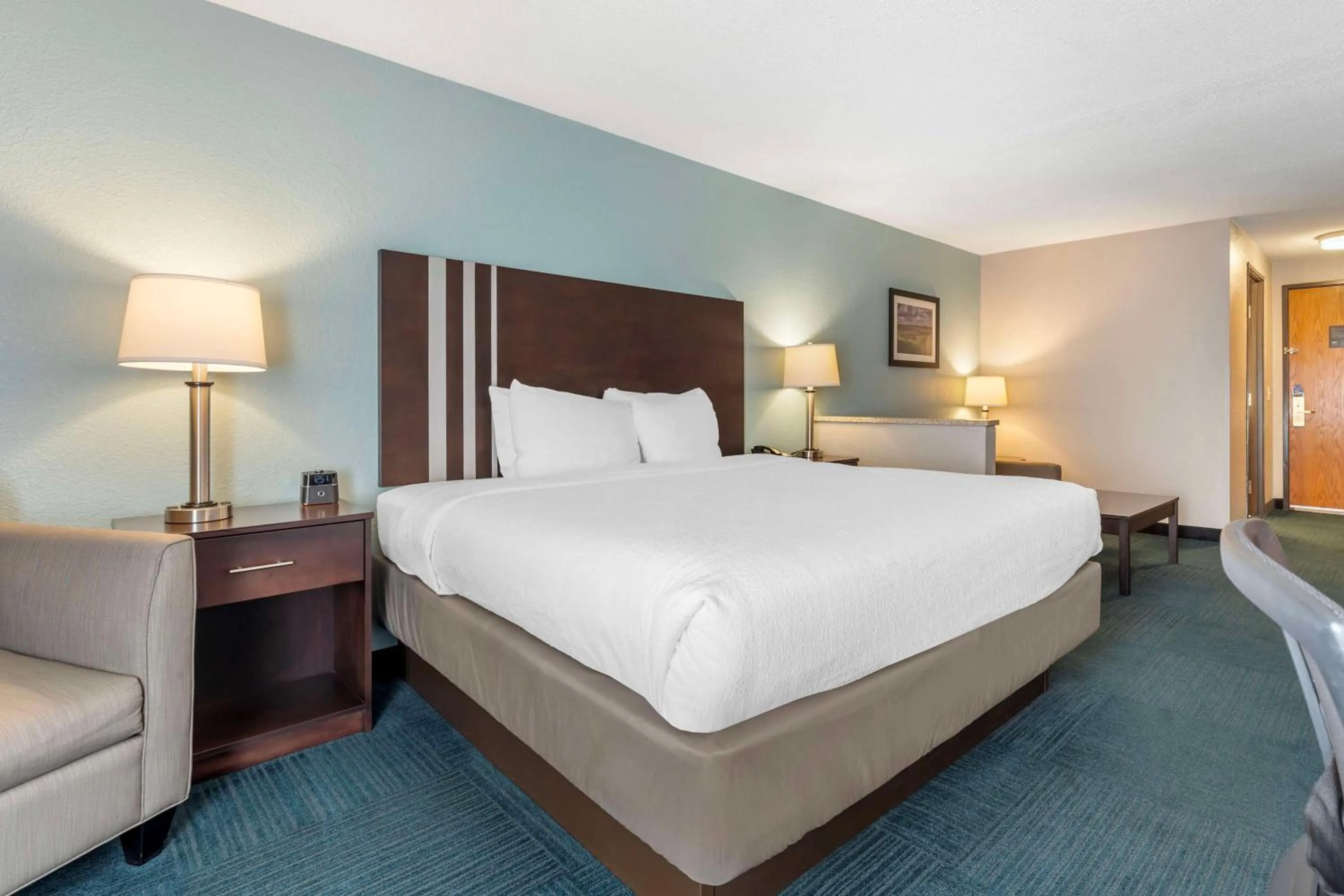 Bedroom, Bed in Best Western St. Clairsville Inn & Suites