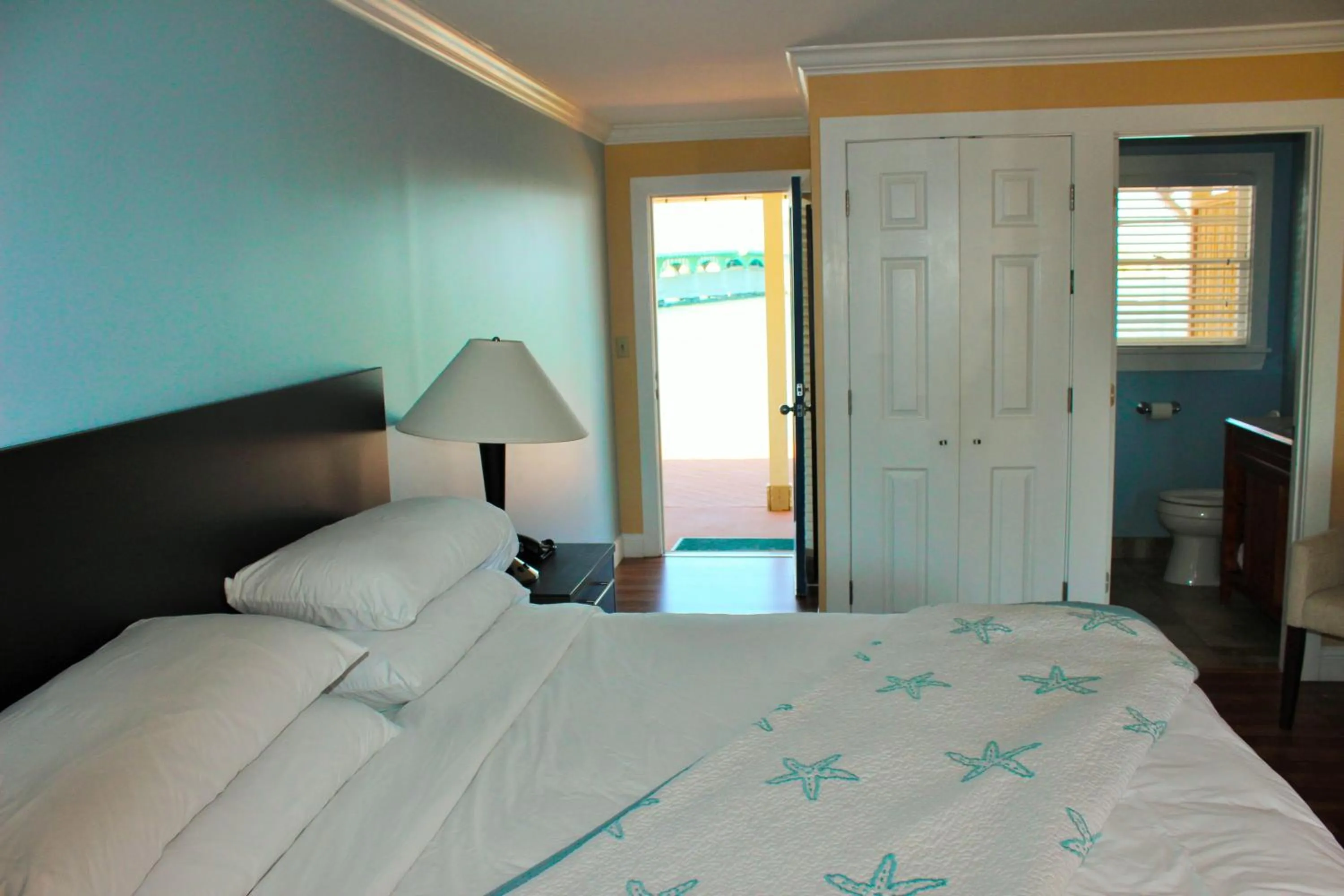 Bedroom, Bed in Edgewater Inn - St. Augustine