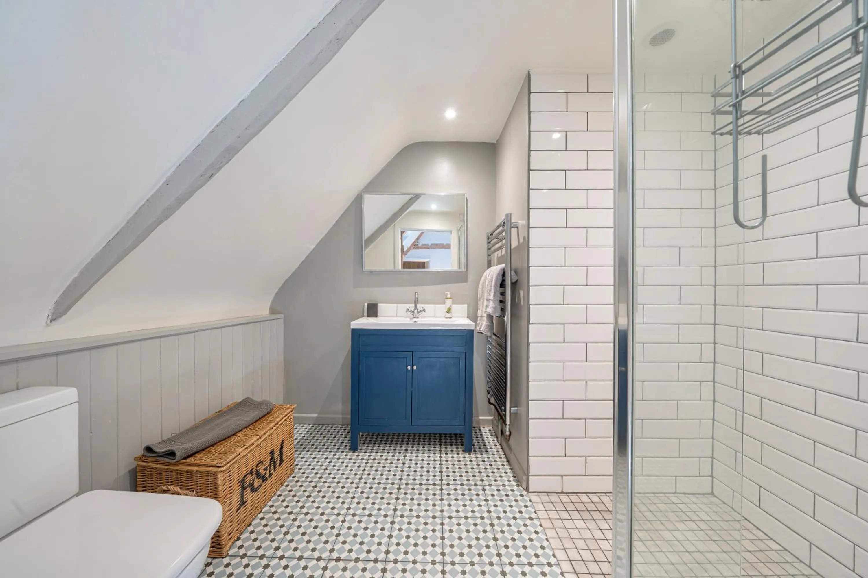 Shower in Barton Cottage Bed and Breakfast