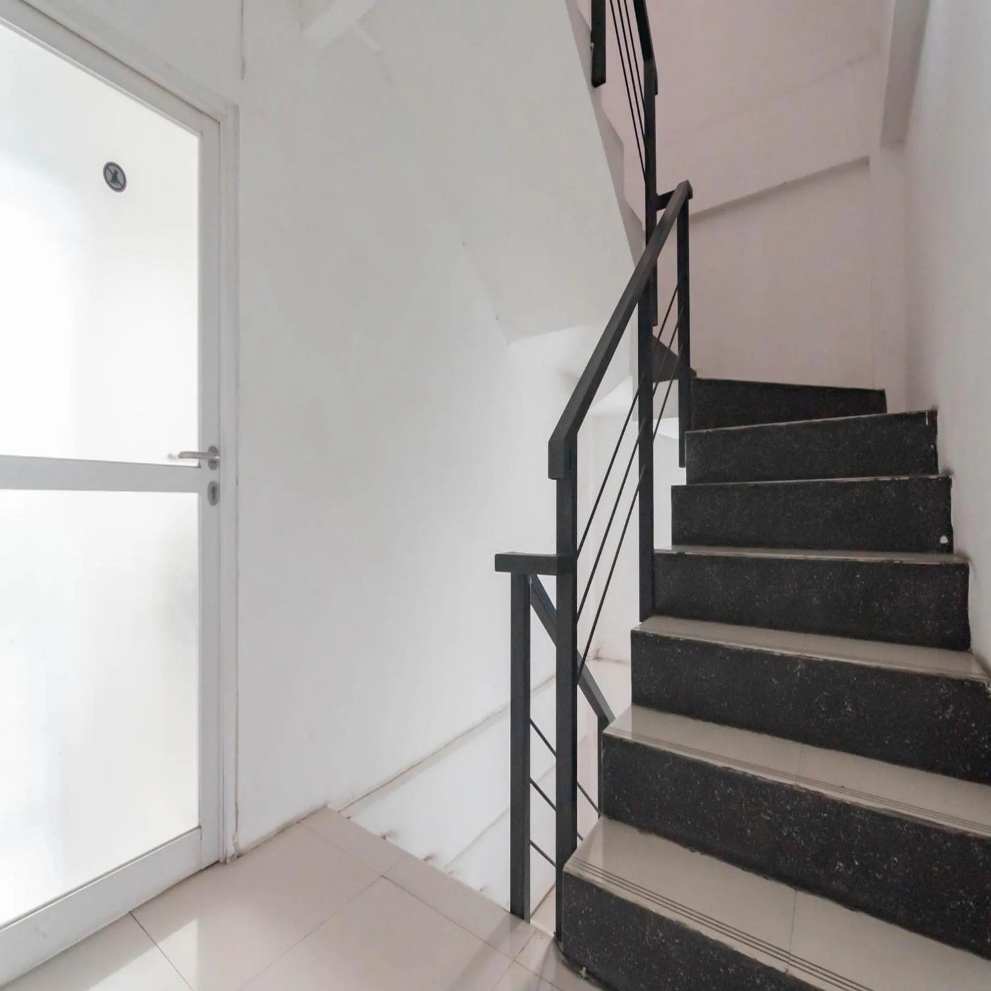 Property building in RedDoorz near Trans Studio Mall Bongo Residence