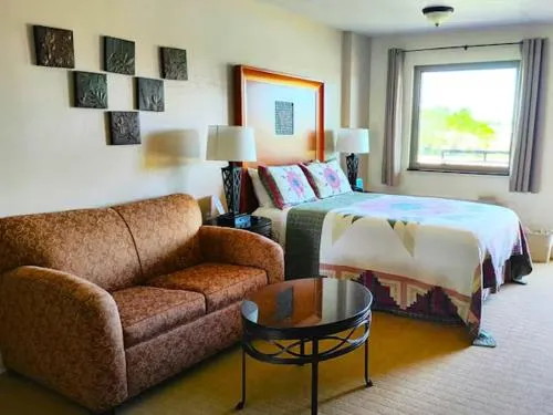 The Lodge at Russell - Russell Inn